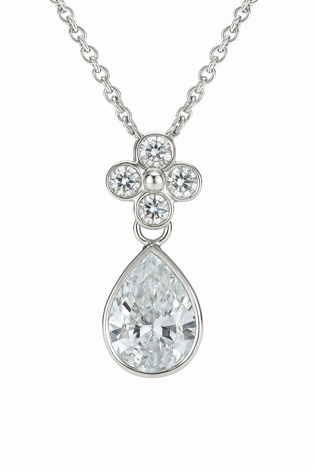 Moderne Tiffany & Co. Pendentif en platine en forme de trèfle et diamants en forme de poire en vente