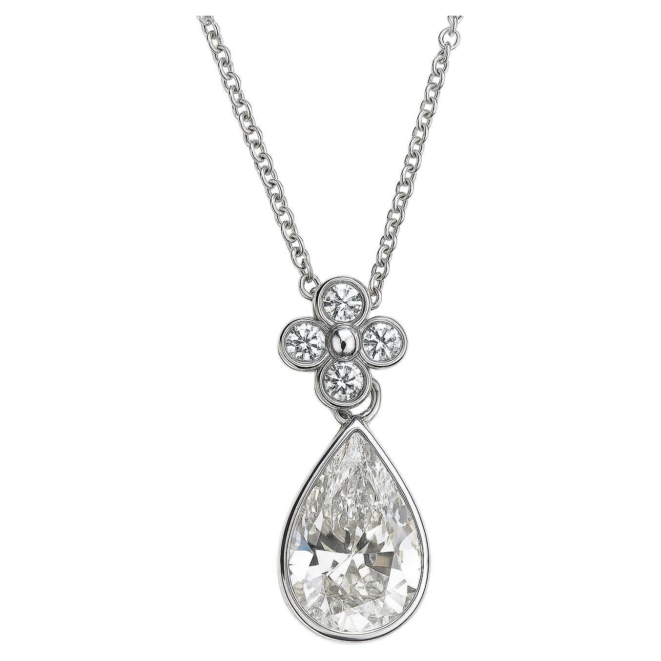 Tiffany 
Co. Pendentif en platine en forme de trèfle et diamants en forme de poire en vente