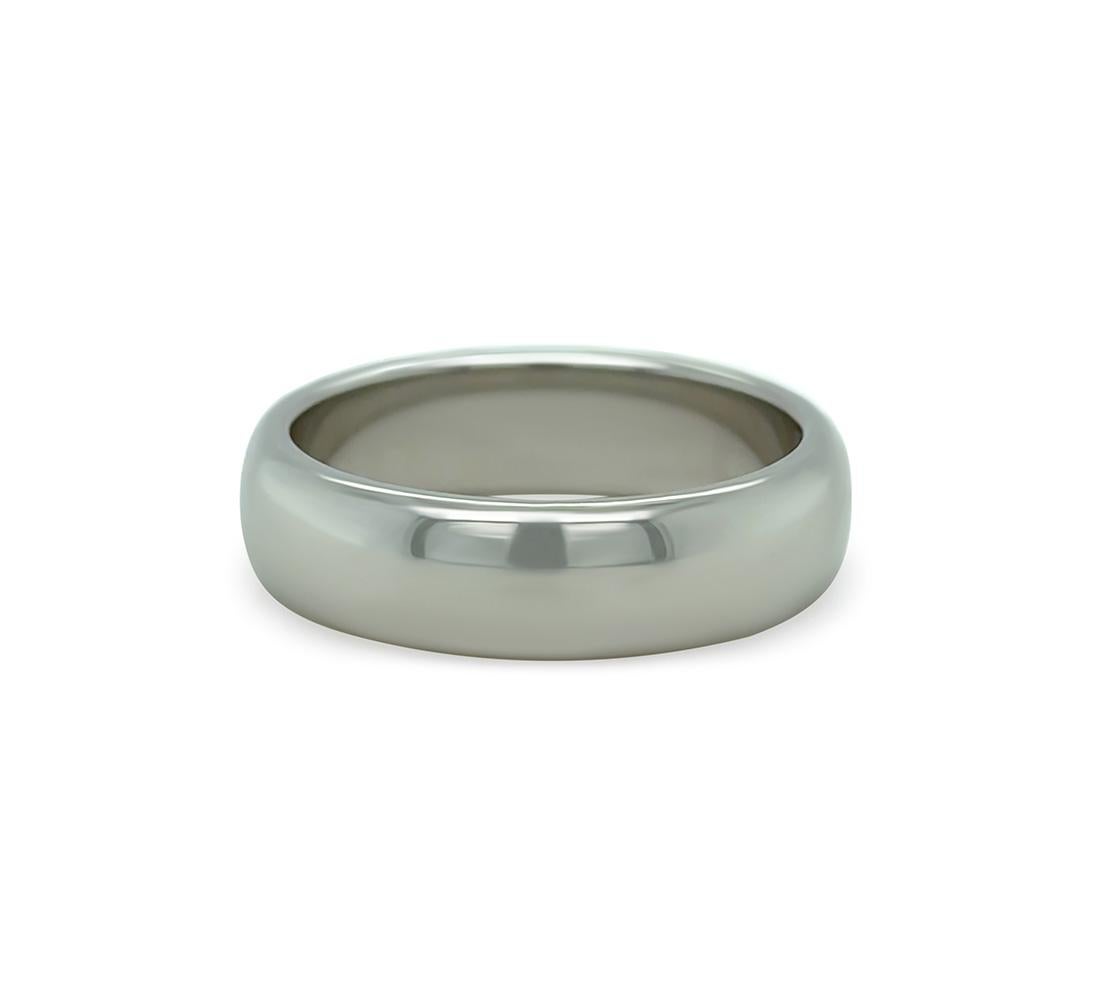 This timeless Tiffany & Co. Forever Wedding Band is expertly crafted in platinum, weighing 14.82 grams. Featuring a 6mm wide band and Ring Size R.

Metal: Platinum PT950
Carat: N/A
Colour: N/A
Clarity: N/A
Cut: N/A
Weight: 14.82