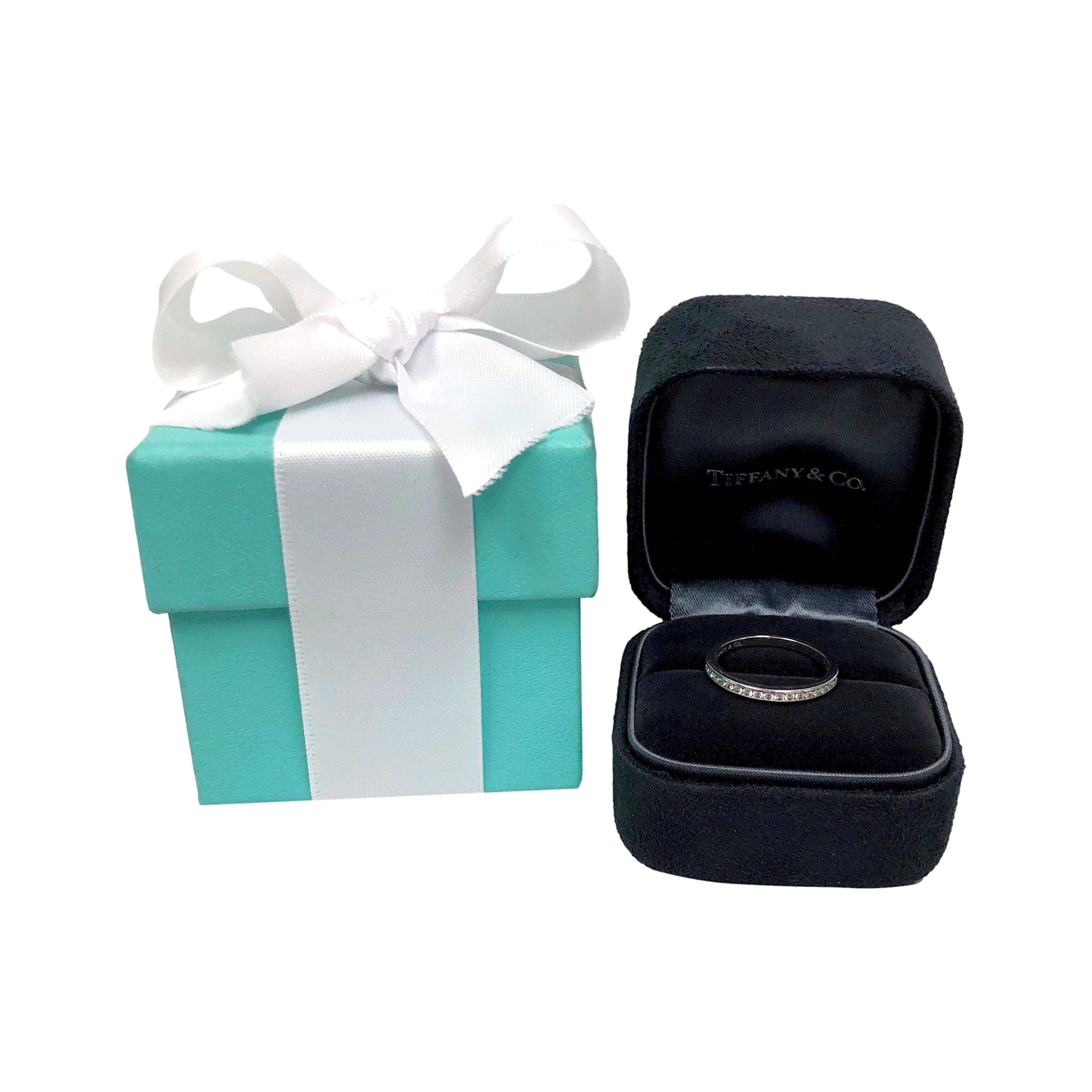 Tiffany & Co Platinum Half Circle Eternity Band Ring .17ct 2 mm Size 6 en vente 2