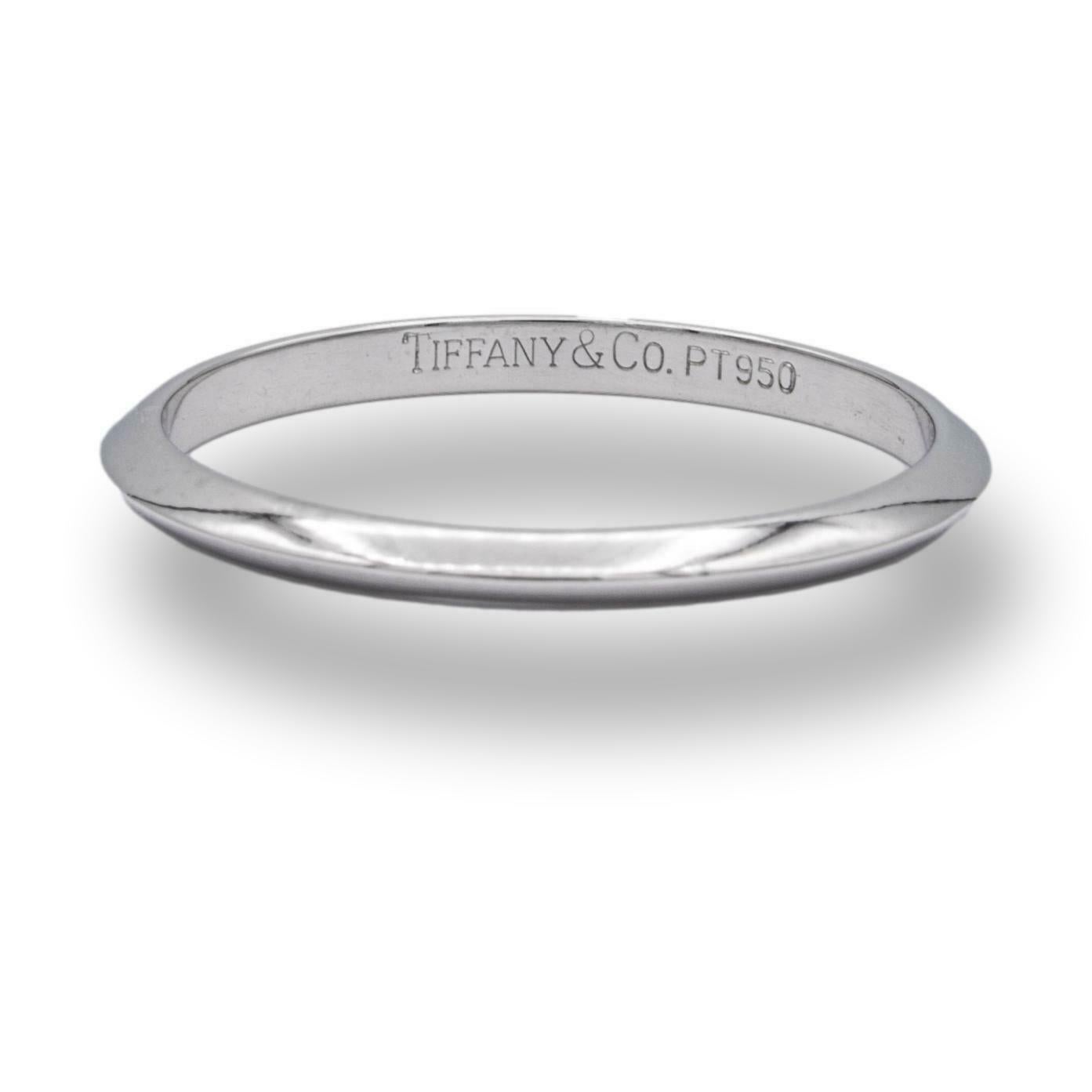 Tiffany & Co. Platinum Knife-Edge Wedding Band Ring, 2mm Size 5.5 In Excellent Condition In New York, NY