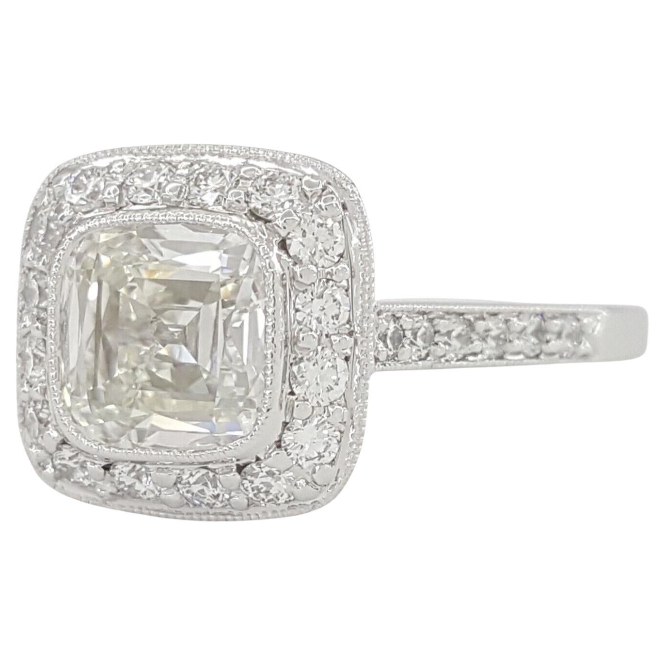 Taglio cuscino Tiffany & Co. Anello in platino Legacy con diamante taglio ideale a cuscino da 1,44 carati in vendita