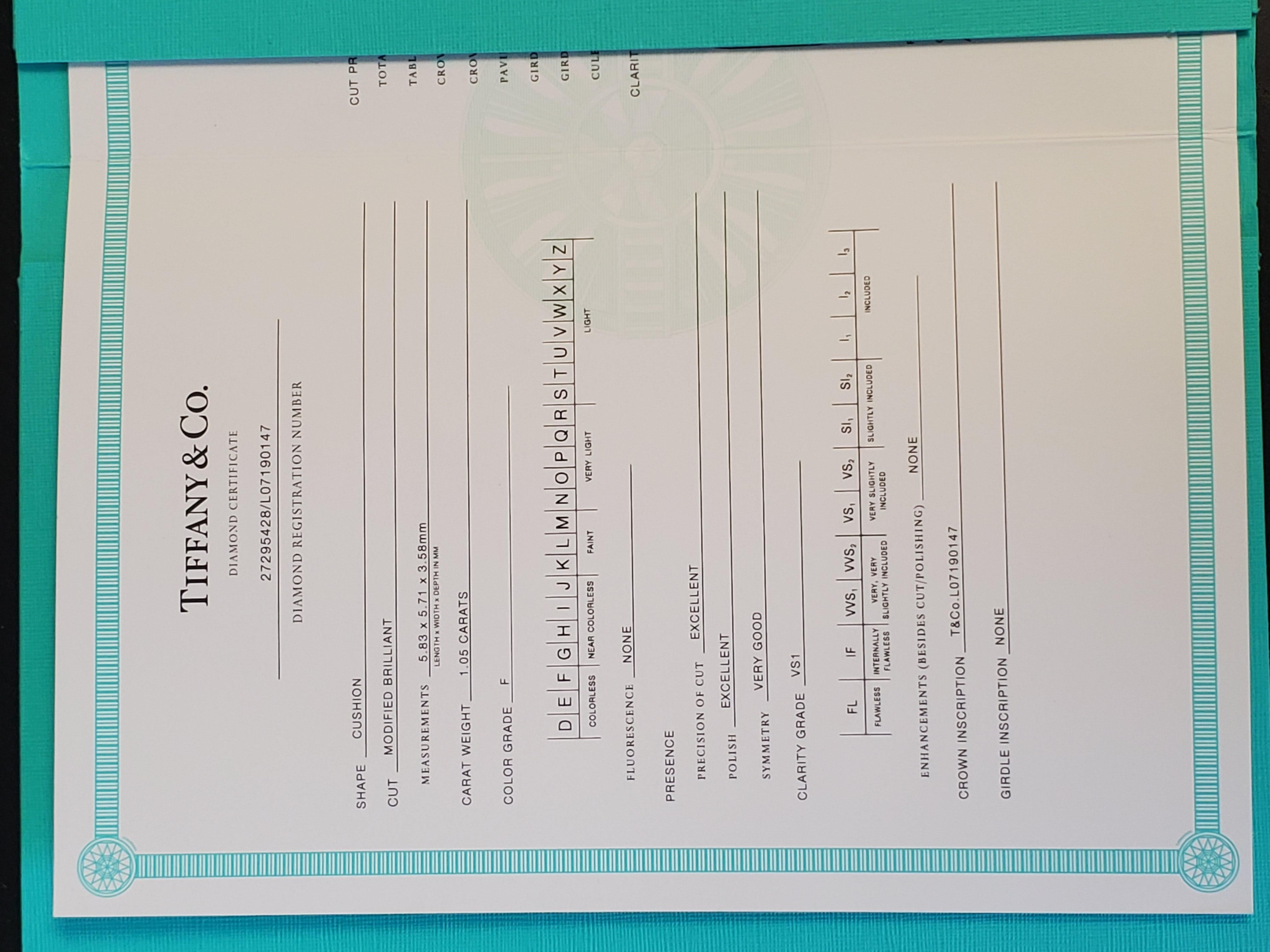 Tiffany Co. Bague d'éternité Legacy en platine avec diamant coussin de 1,68 ctw F VS1 en vente 2