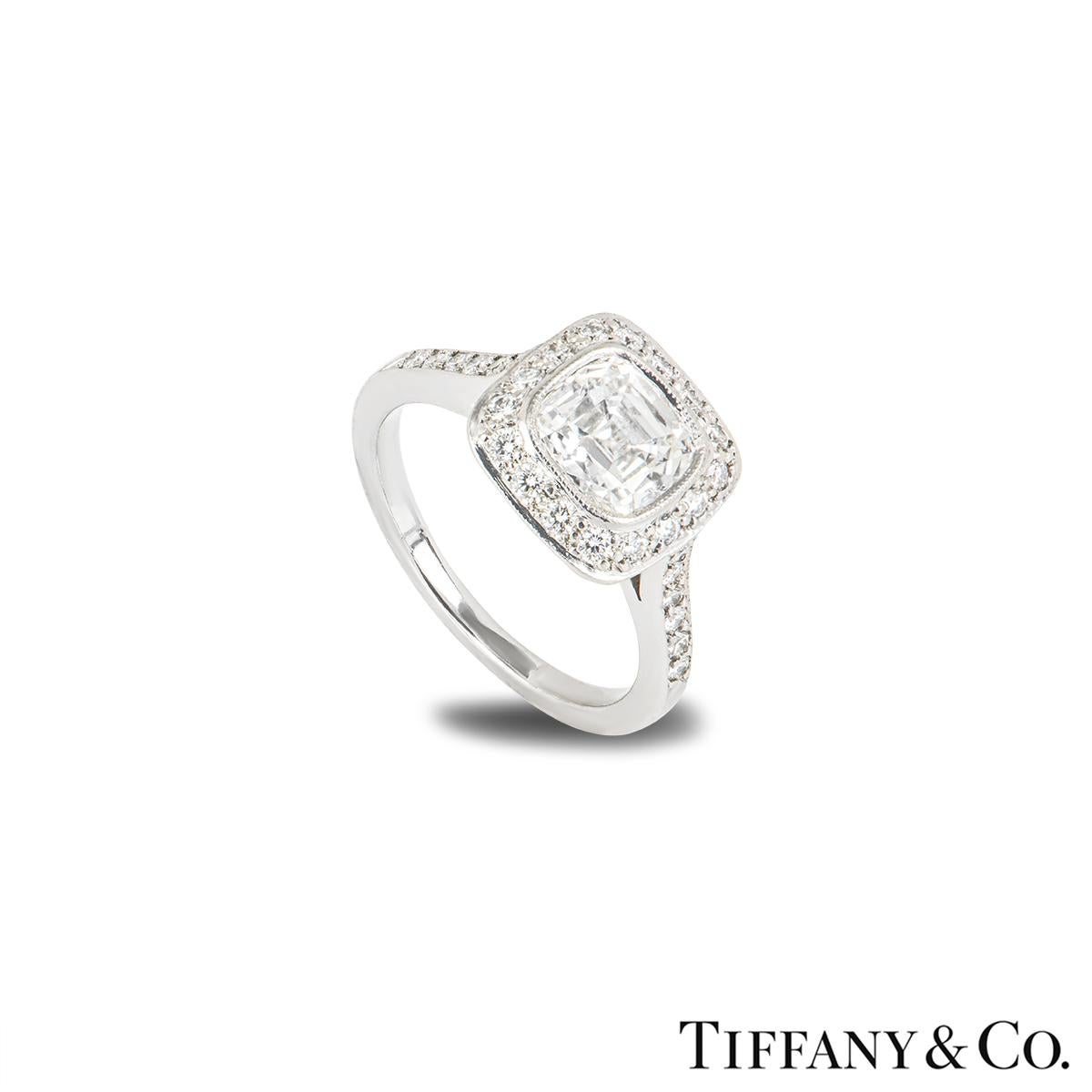 Tiffany & Co. Platinum Legacy Diamond Ring 1.34ct G/VS1 In Excellent Condition In London, GB