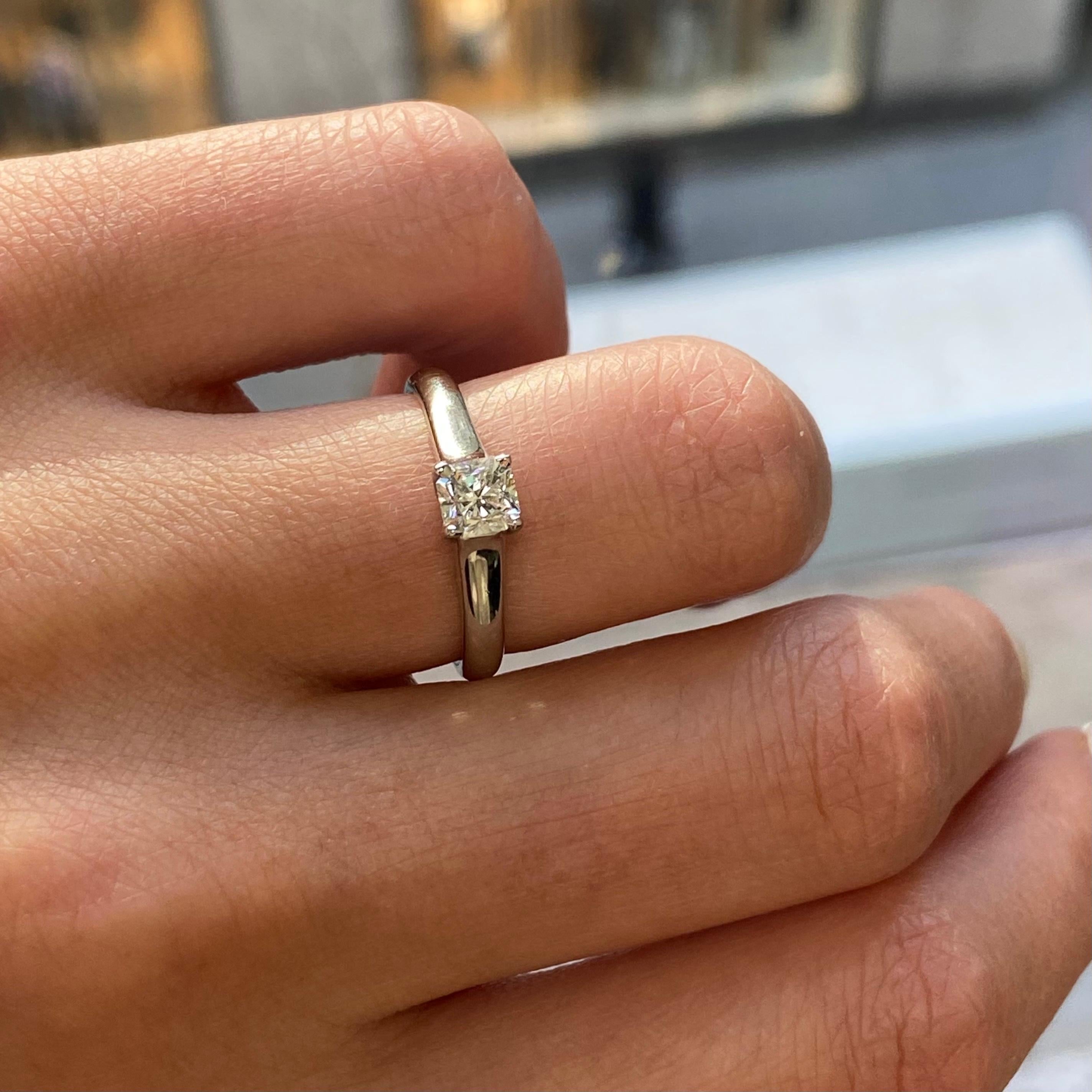 Women's Tiffany & Co Platinum Lucida Solitaire Diamond Engagement Ring 0.41cttw For Sale