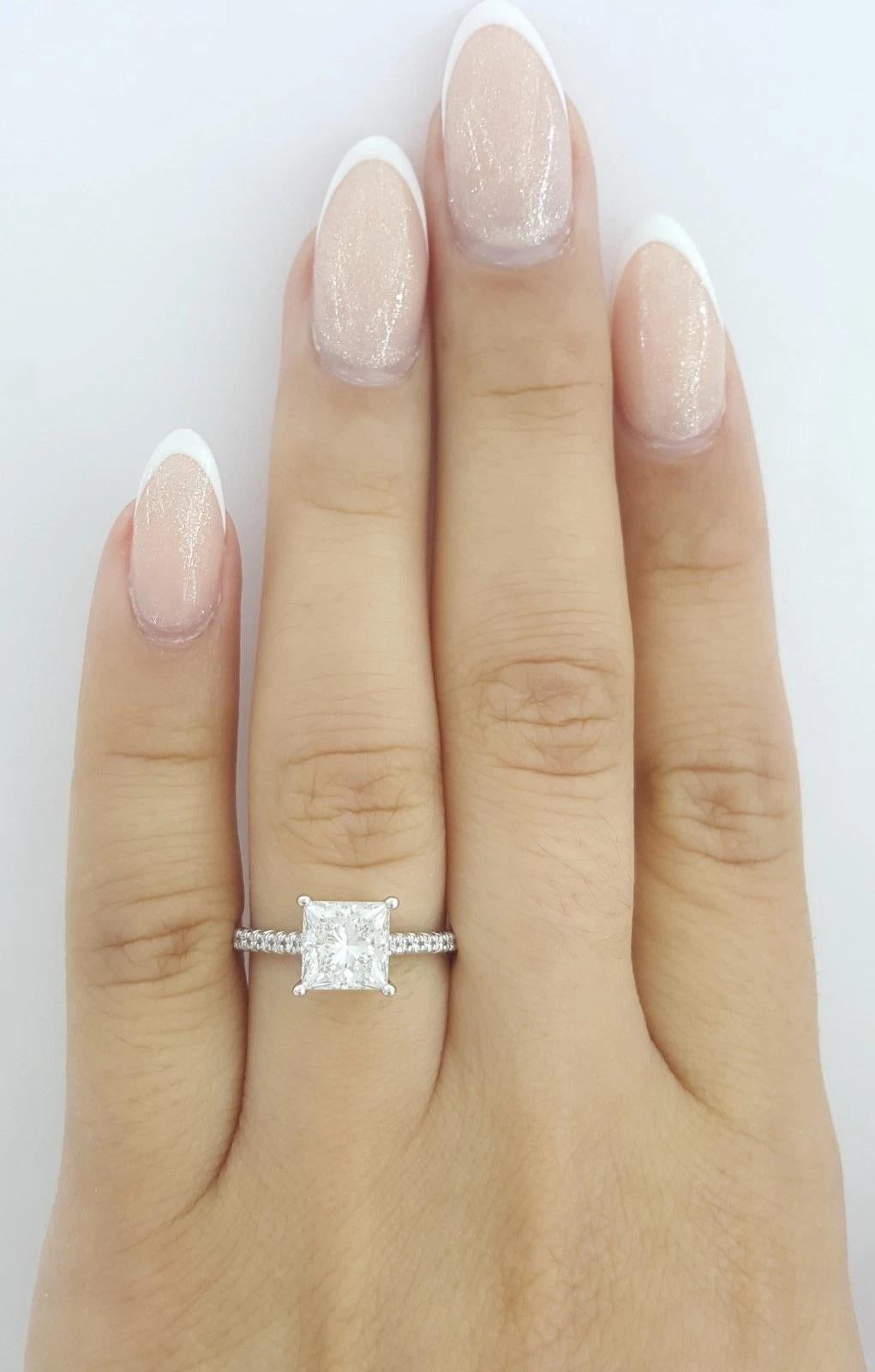 Femenino o masculino Tiffany & Co. Anillo de compromiso de diamantes talla princesa Novo en platino de 1,7 quilates en venta