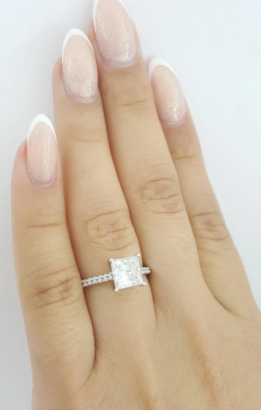 Tiffany & Co. Anillo de compromiso de diamantes talla princesa Novo en platino de 1,7 quilates en venta 1