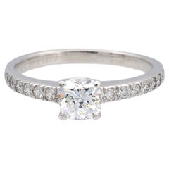 Tiffany & Co. Platin Novo Kissenschliff Diamant .66 Karat insgesamt D-E VVS Verlobungsring