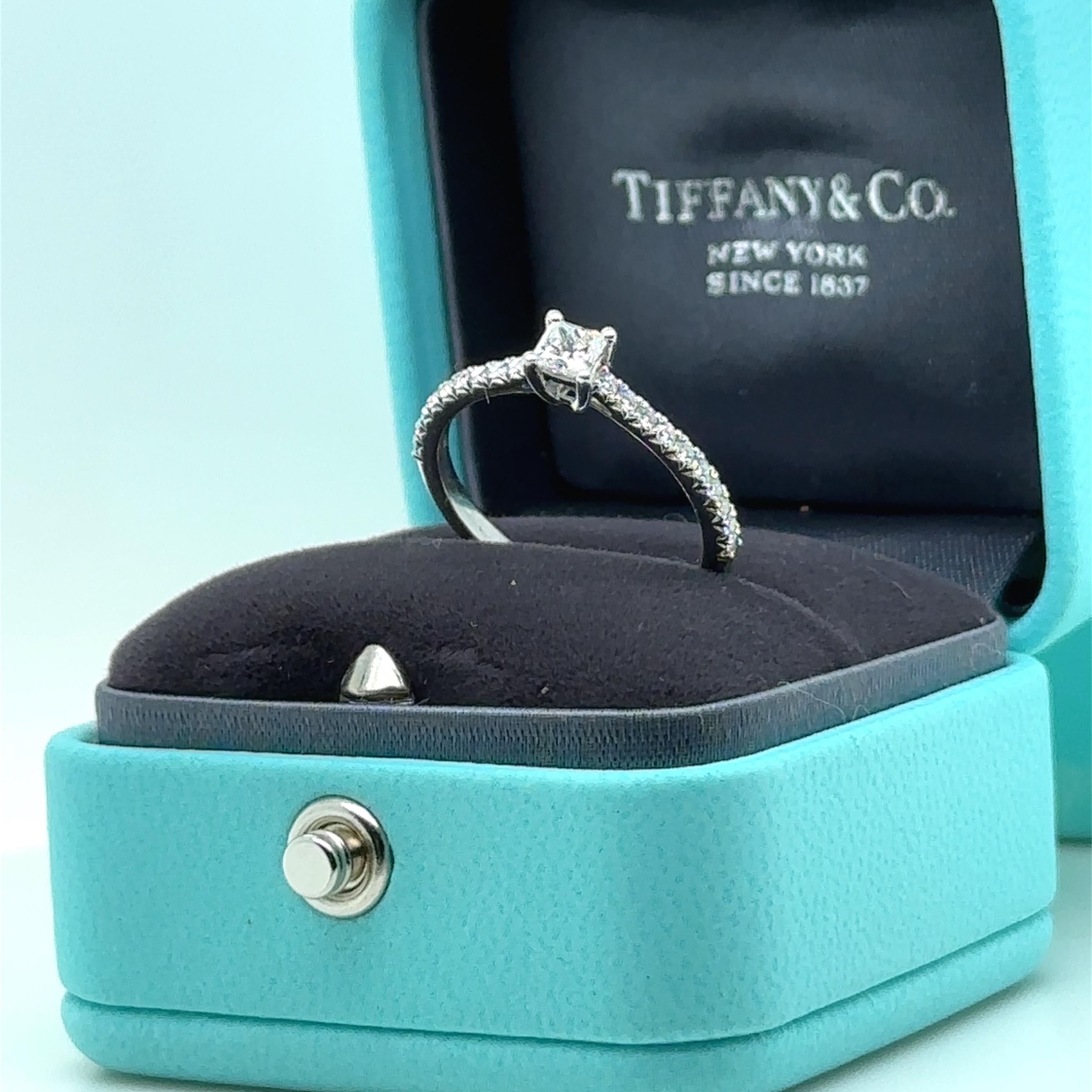 Tiffany & Co. Platin Novo Verlobungsring aus Platin mit Diamant im Prinzessinnenschliff 0,23 Karat 3g im Angebot 5