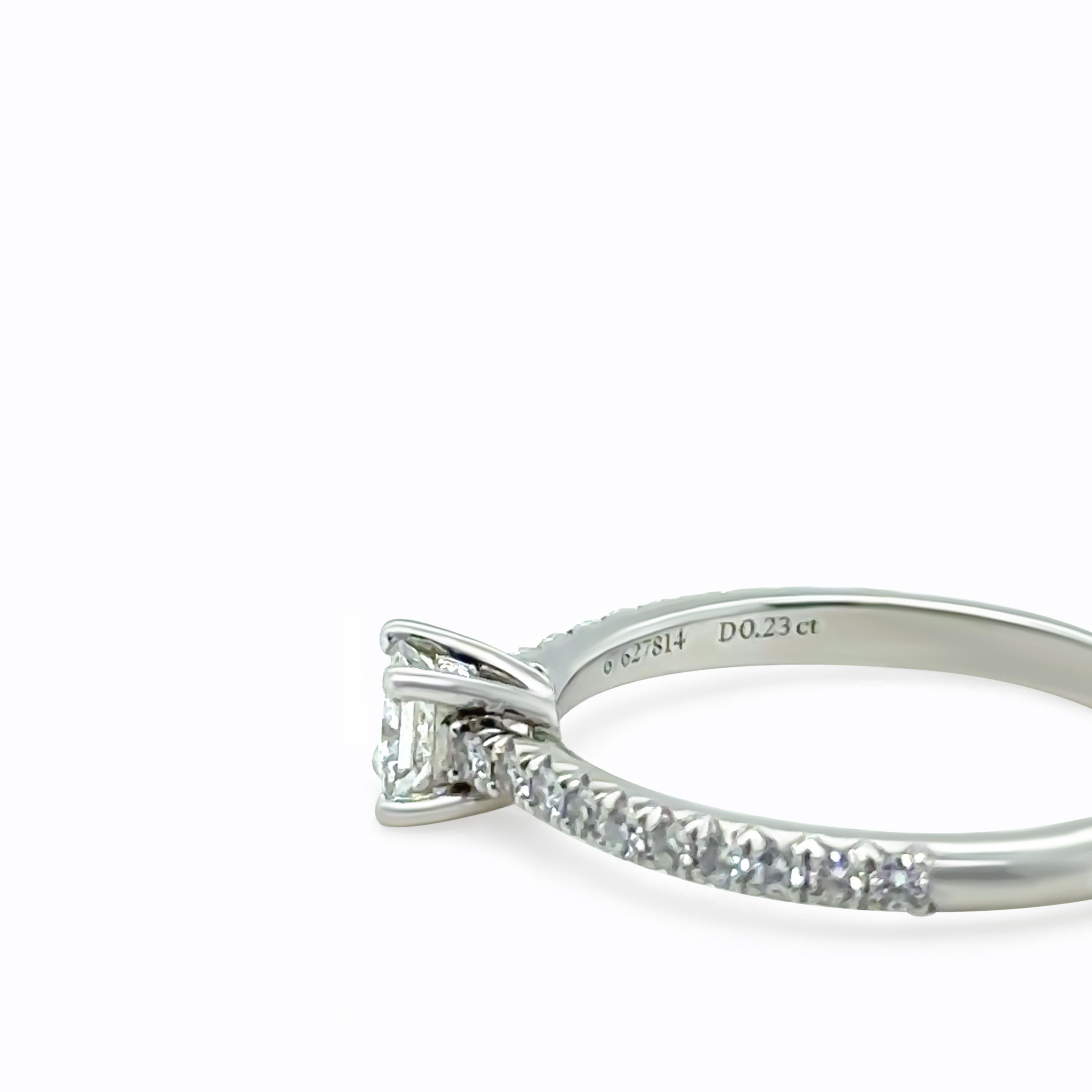 Tiffany & Co. Platin Novo Verlobungsring aus Platin mit Diamant im Prinzessinnenschliff 0,23 Karat 3g (Carréschliff) im Angebot