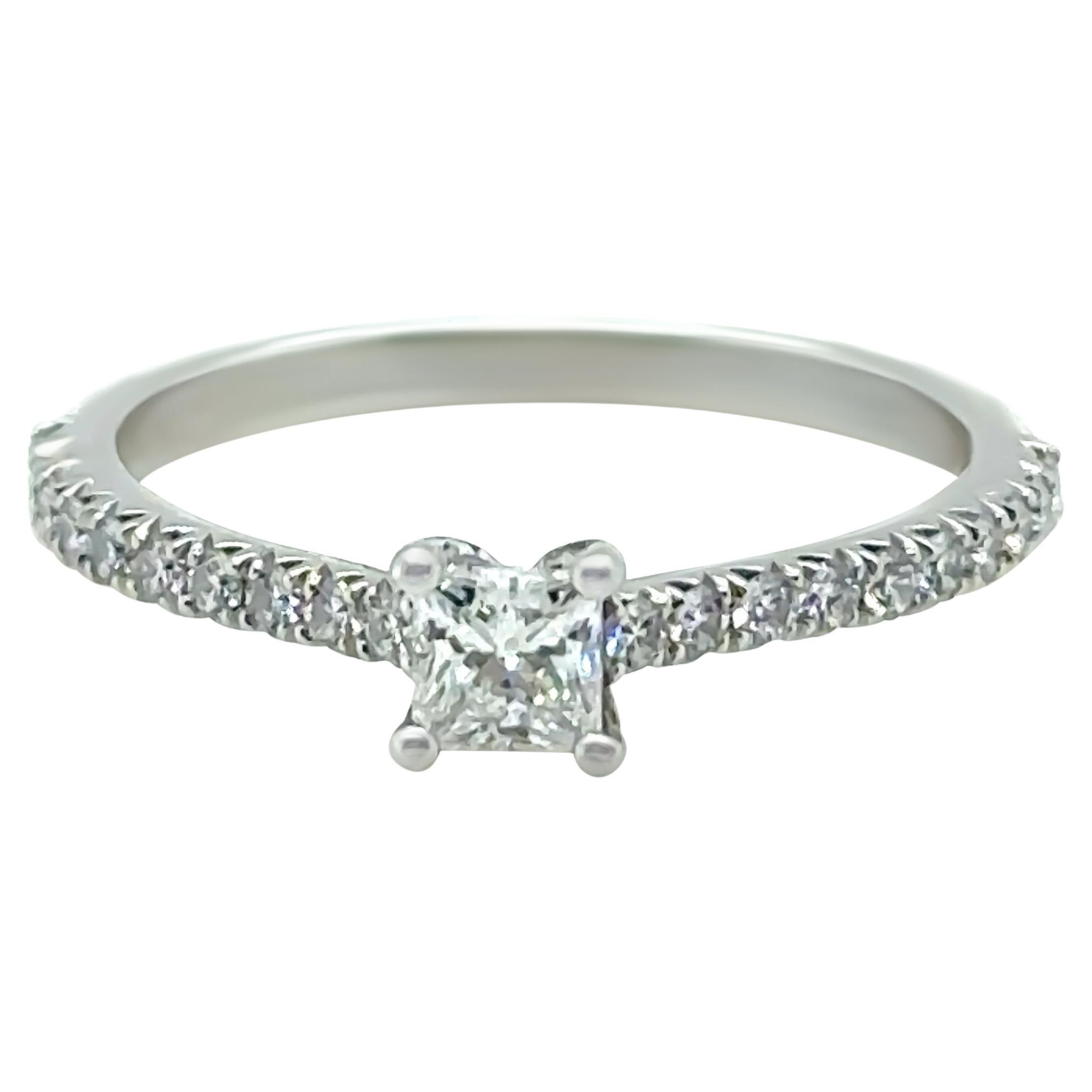 Tiffany & Co. Platin Novo Verlobungsring aus Platin mit Diamant im Prinzessinnenschliff 0,23 Karat 3g