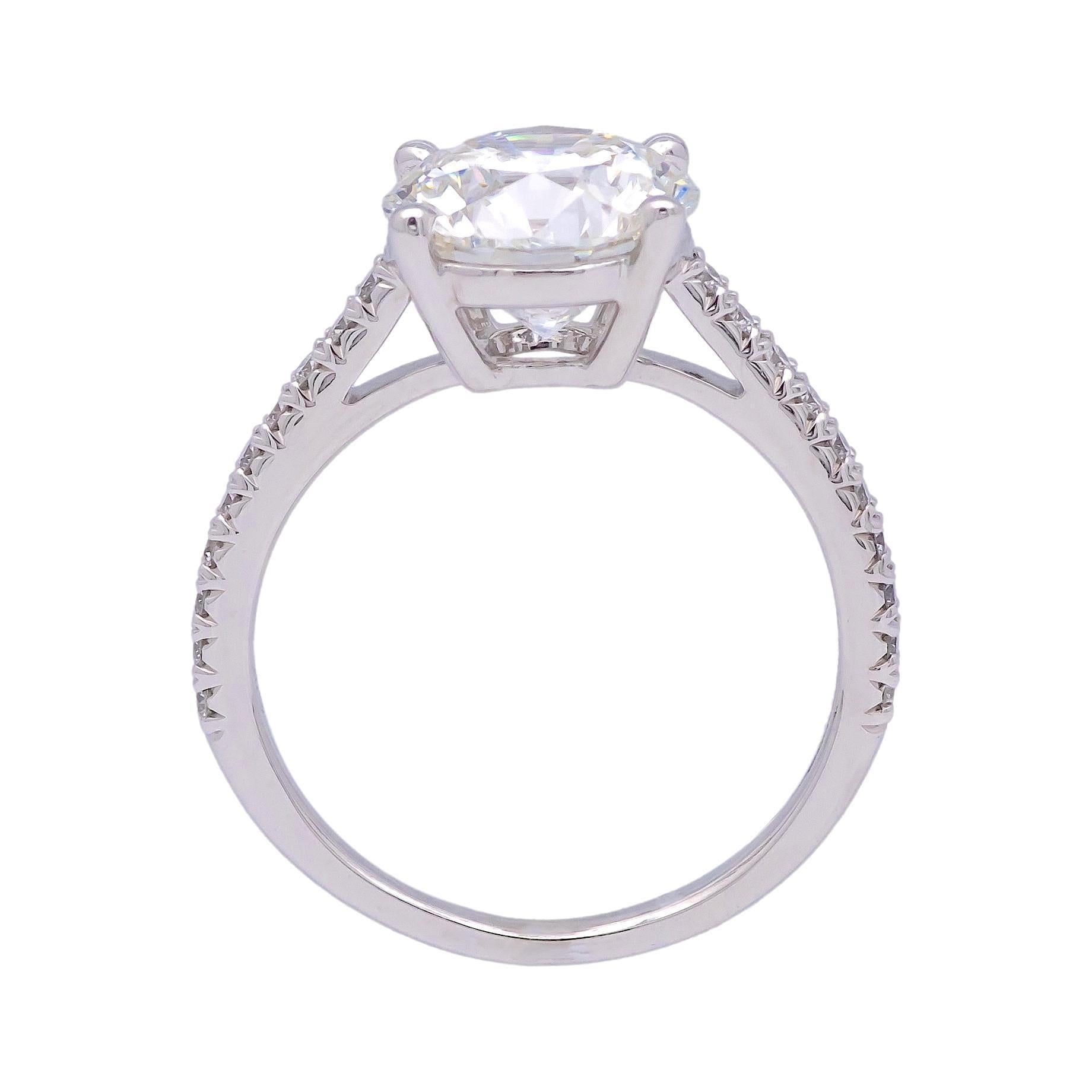 Women's Tiffany & Co. Platinum Novo Round Diamond Engagement Ring 2.55 cts. TW GVS2 For Sale