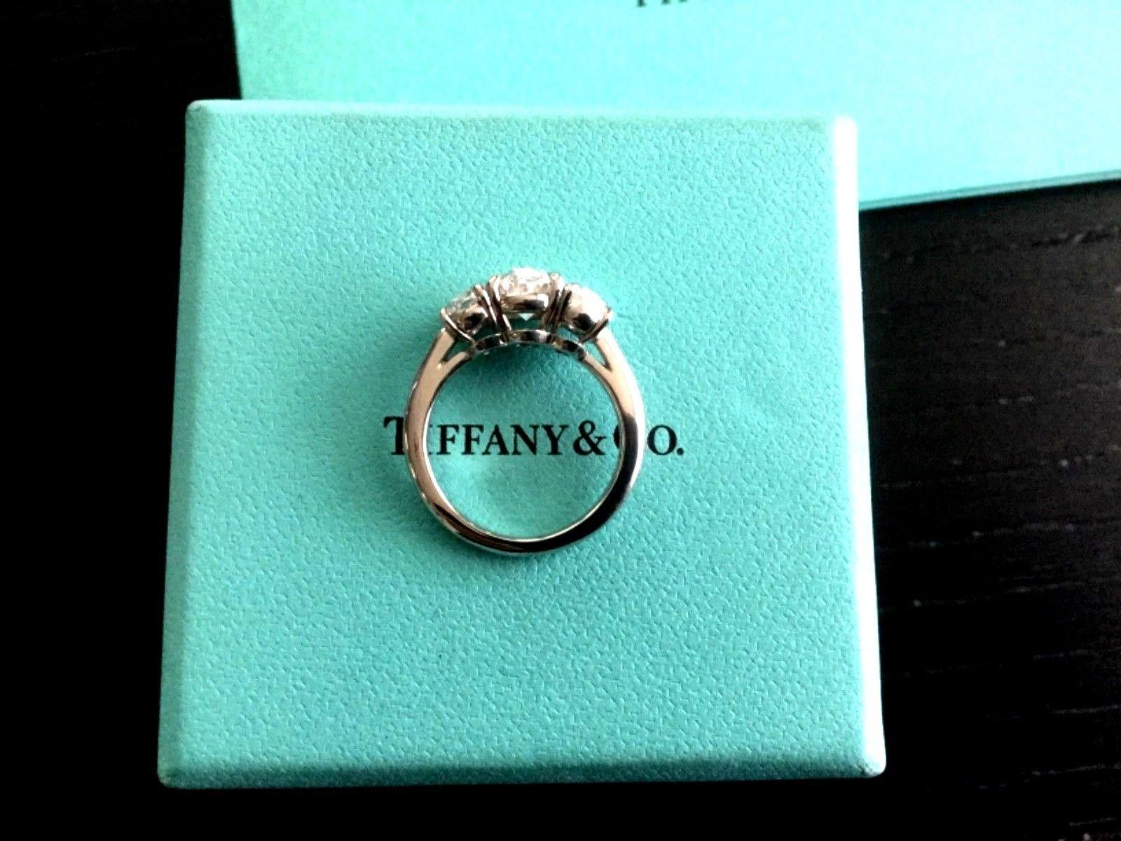Tiffany & Co. Platinum Oval 3-Stone Diamond Ring 2.82 Carat 3