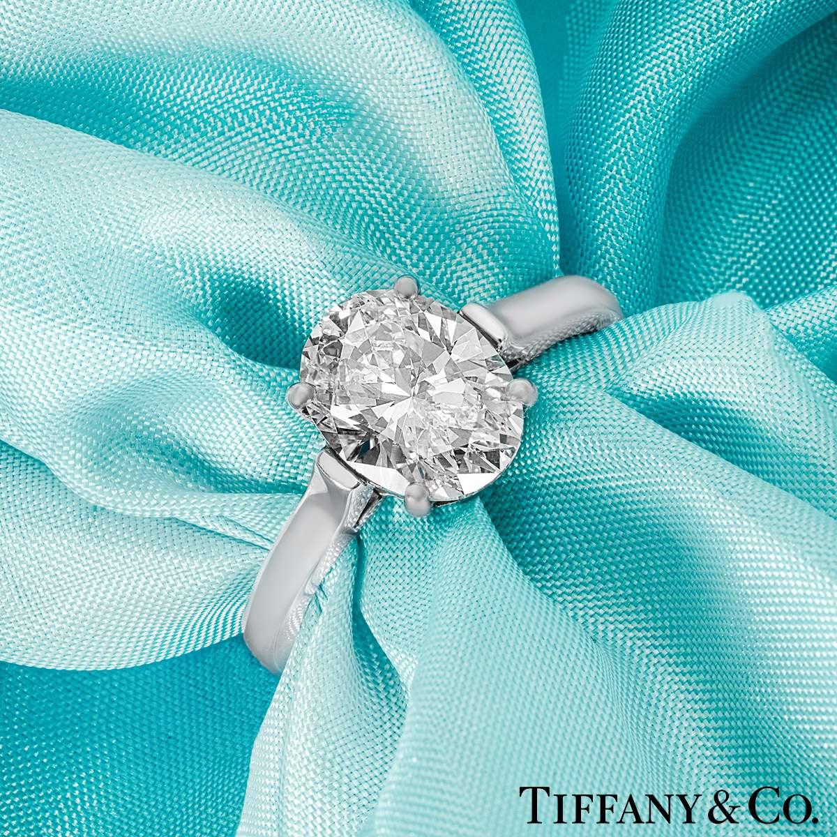 Tiffany & Co. Platinum Oval Diamond Engagement Ring 2.06 Ct D/VVS2 GIA Certified In Excellent Condition For Sale In London, GB