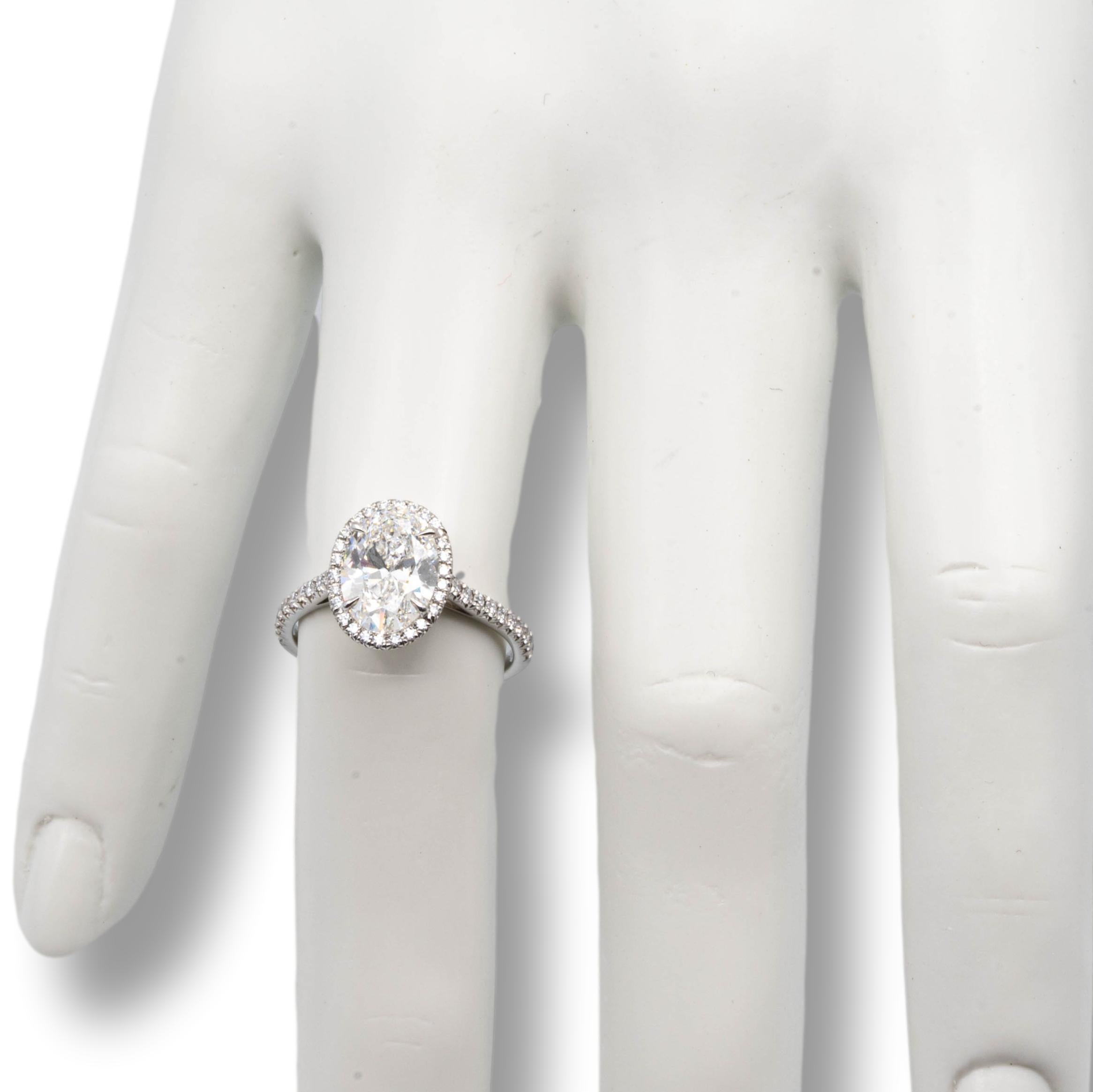 Tiffany & Co. Platinum Oval Soleste Diamond Engagement Ring 2.33 Cts Total FVS1 In Excellent Condition In New York, NY