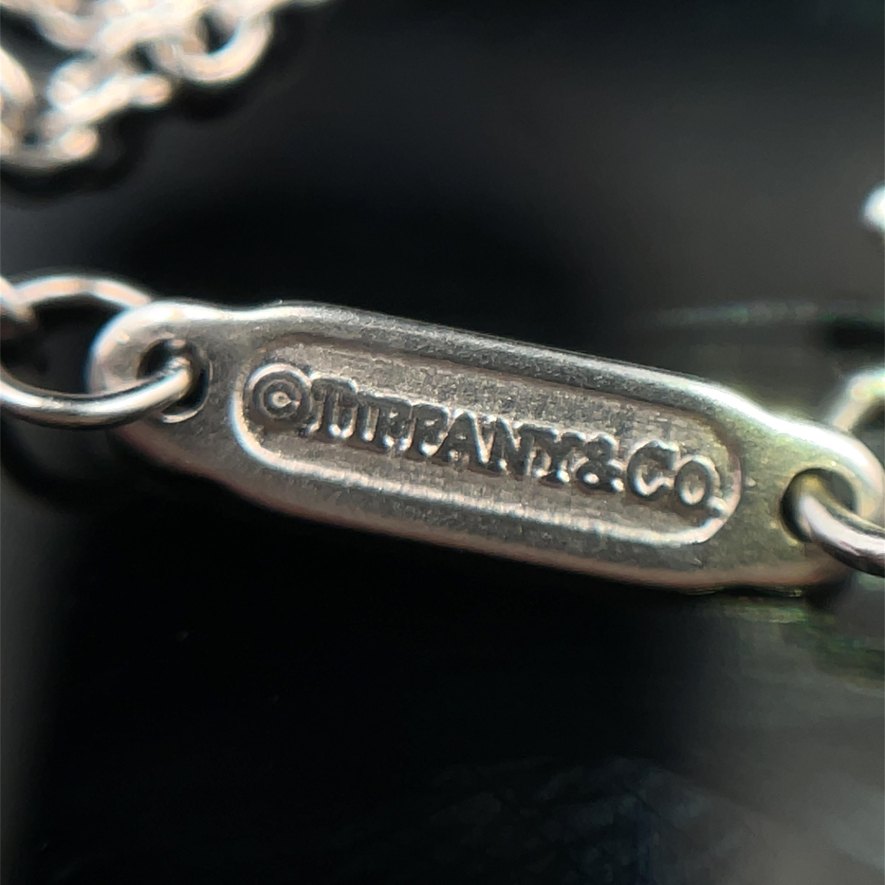 TIFFANY & CO. Platinum Pink Sapphire and Diamond Heart Pendant en vente 2