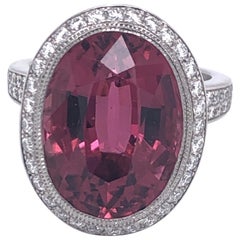 Tiffany & Co. Bague en platine avec tourmaline rose et diamants