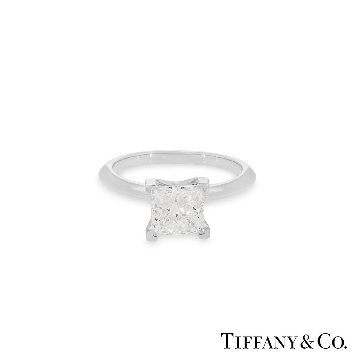 Tiffany & Co. Platin Diamantring mit Prinzessinnenschliff 2,04 Karat F/VS1 XXX (Carréschliff)