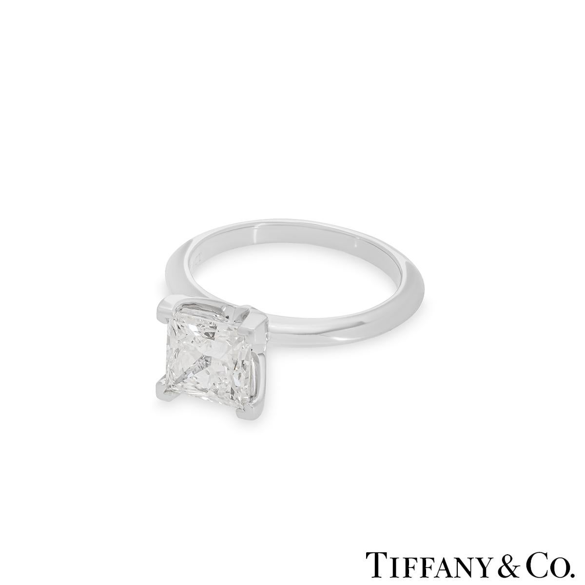 Tiffany & Co. Platin Diamantring mit Prinzessinnenschliff 2,04 Karat F/VS1 XXX im Zustand „Hervorragend“ in London, GB