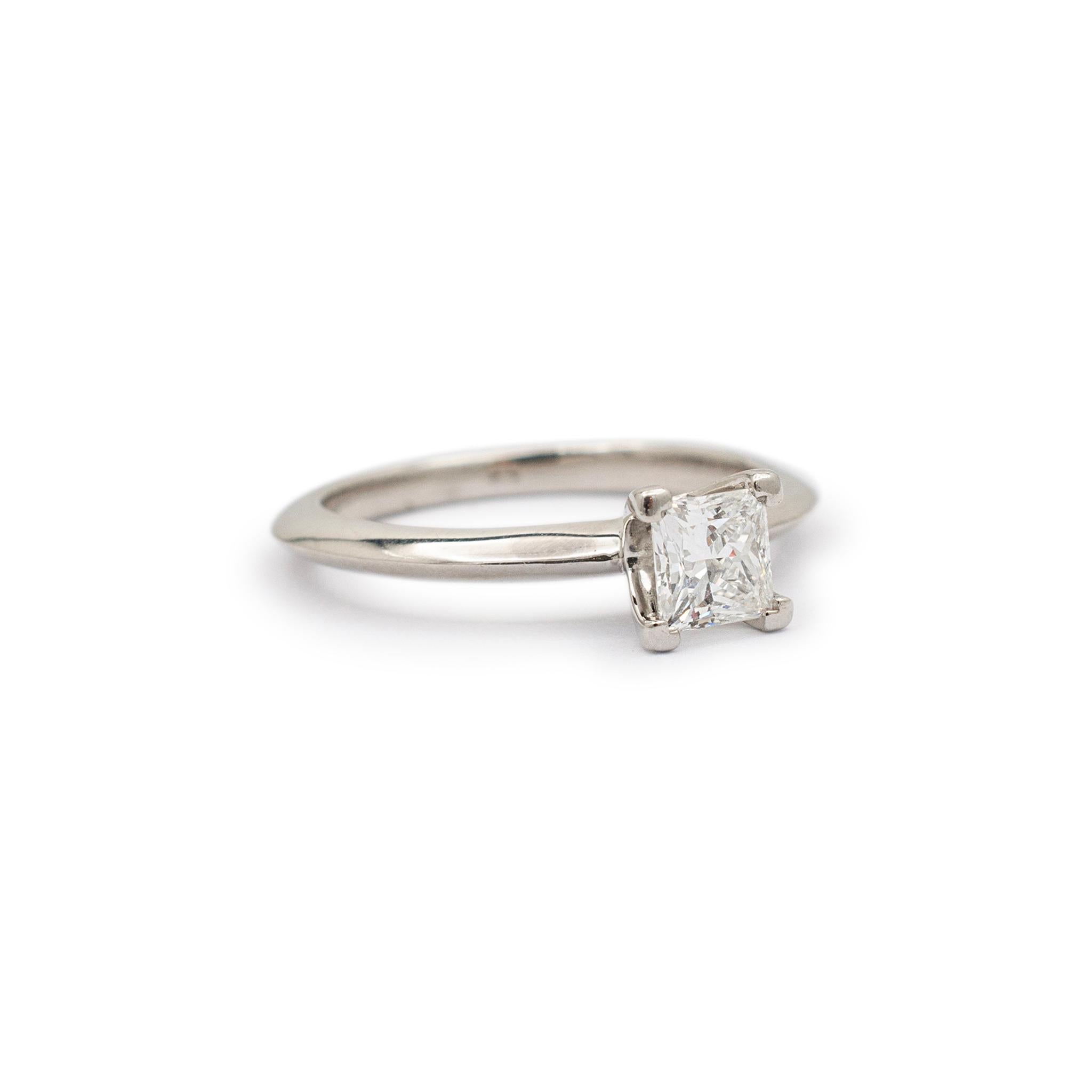 Tiffany & Co. Bague de fiançailles solitaire en platine avec diamant taille princesse Excellent état - En vente à Houston, TX