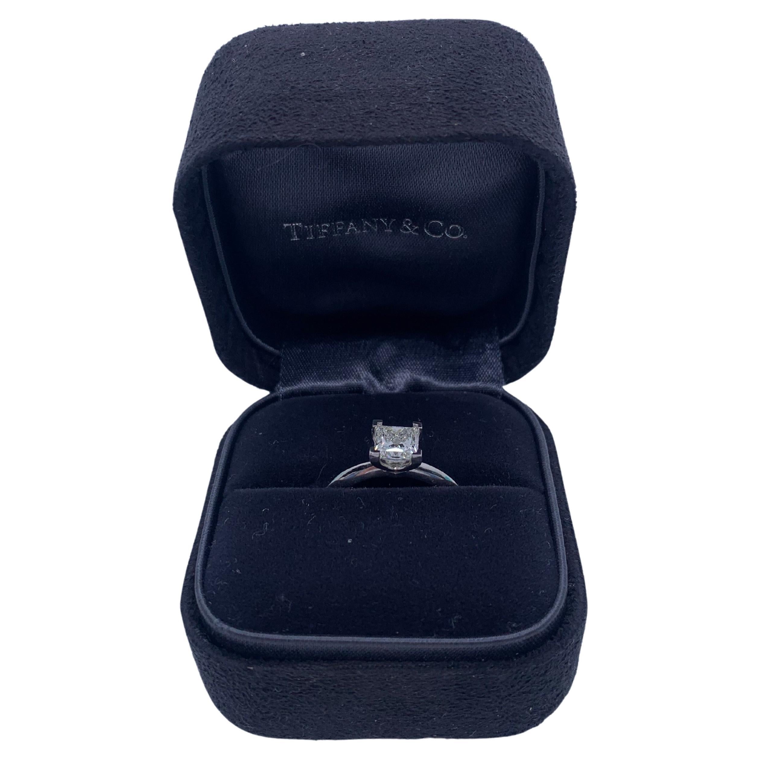 Tiffany & Co. Bague en platine avec diamant taille princesse de 1,08 ct en vente