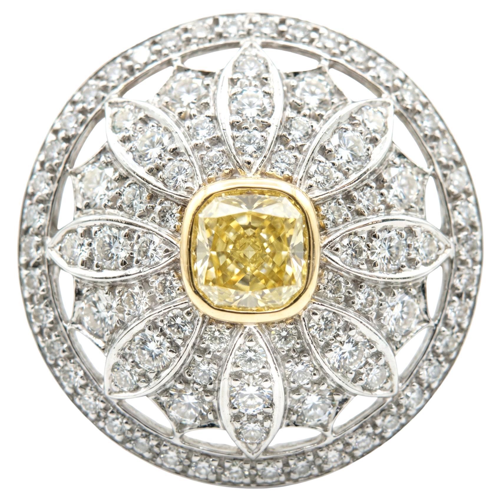 Tiffany 
Co. Anillo margarita de platino con diamantes y piedra central amarilla fantasía en venta