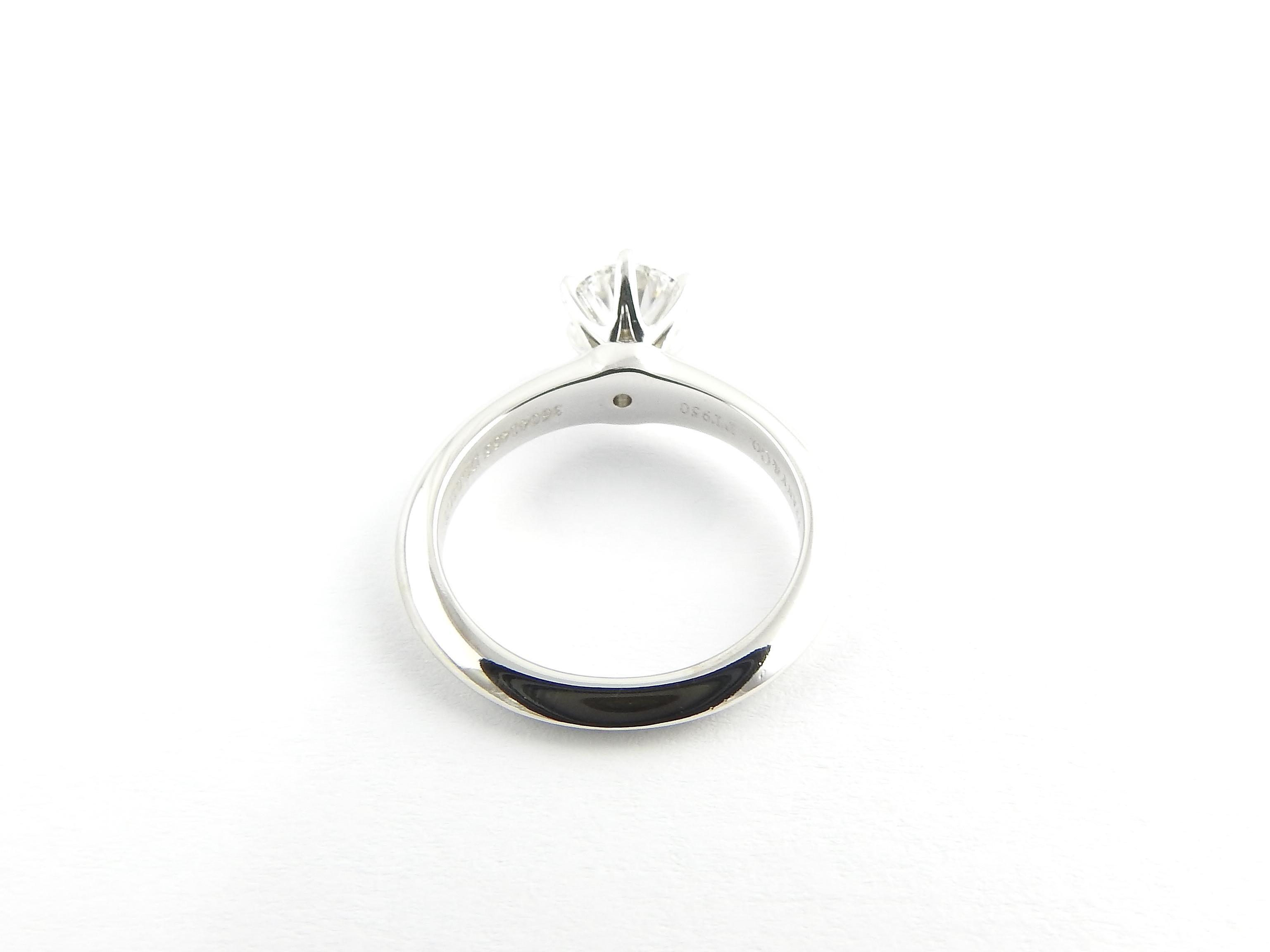 Contemporary Tiffany & Co. Platinum Round Brilliant Solitaire Diamond Ring 1.01 Carat