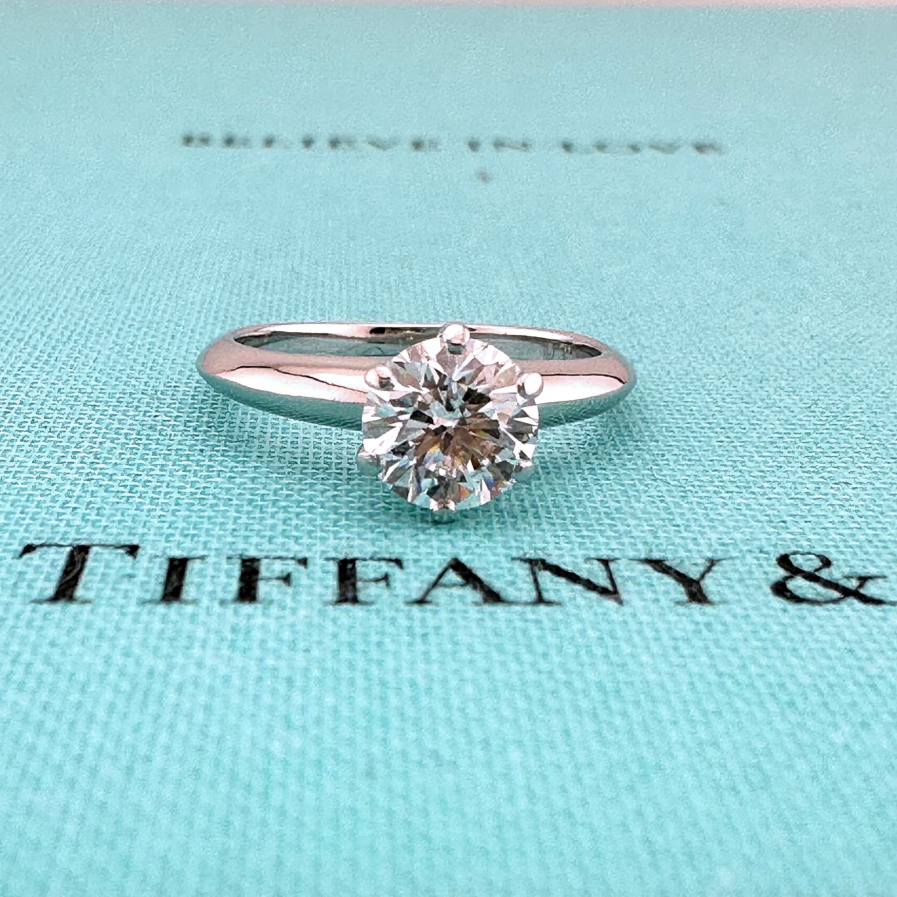 Tiffany & Co Platinum Round Diamond 0.91 cts E VVS2 Solitaire Engagement Ring For Sale 11