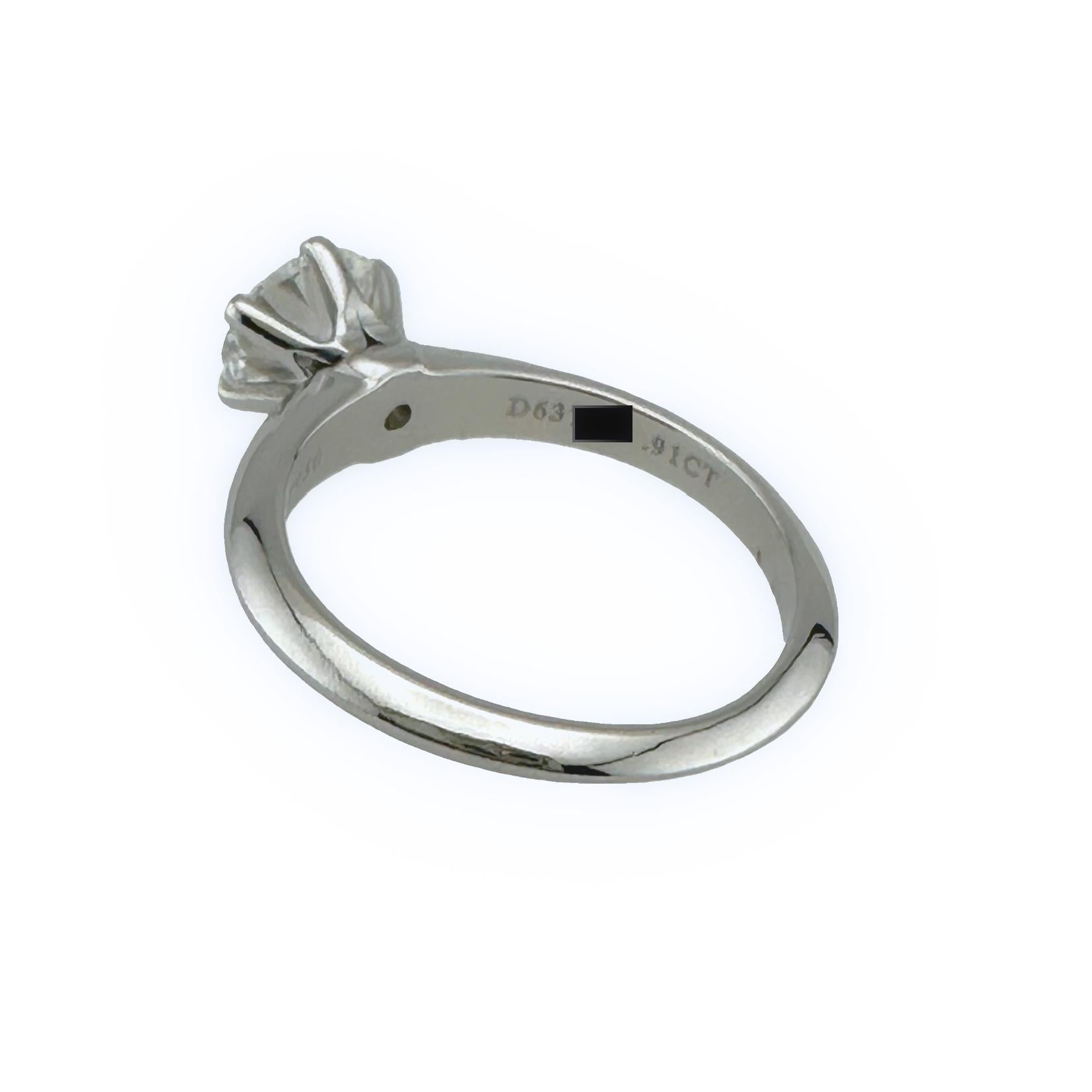 Women's or Men's Tiffany & Co Platinum Round Diamond 0.91 cts E VVS2 Solitaire Engagement Ring For Sale