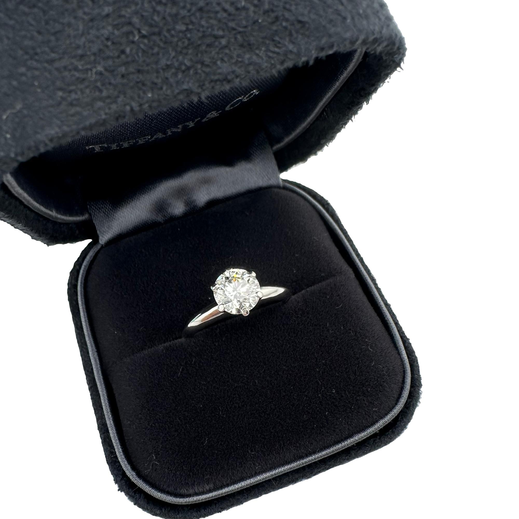 Tiffany & Co Platinum Round Diamond 0.91 cts E VVS2 Solitaire Engagement Ring For Sale 4