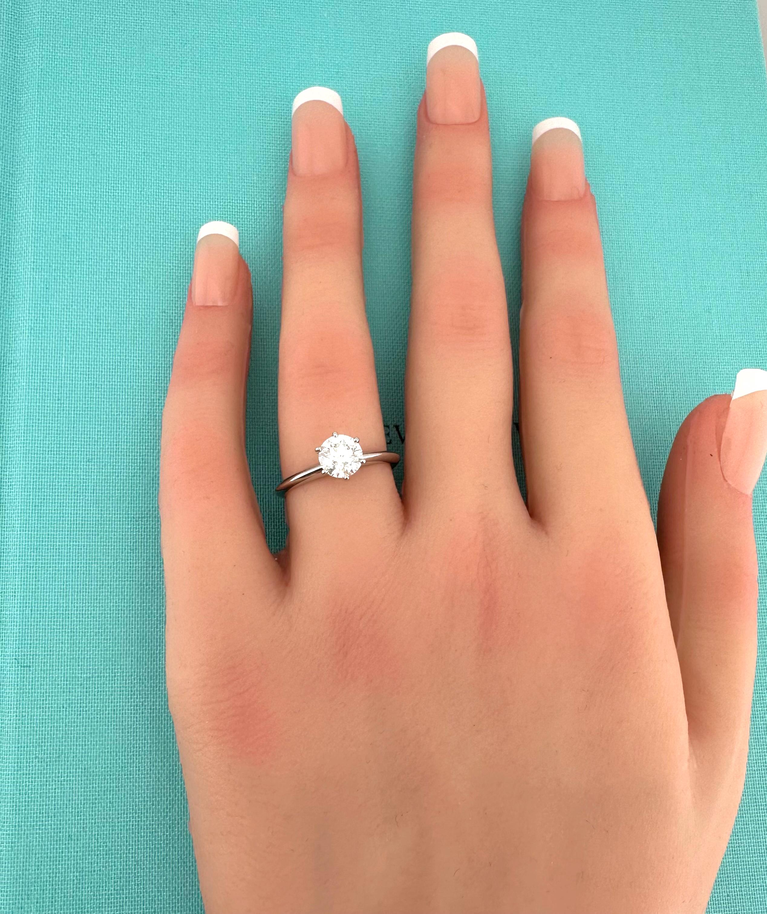 Tiffany & Co Platinum Round Diamond 0.94 cts F VS1 Solitaire Engagement Ring For Sale 7