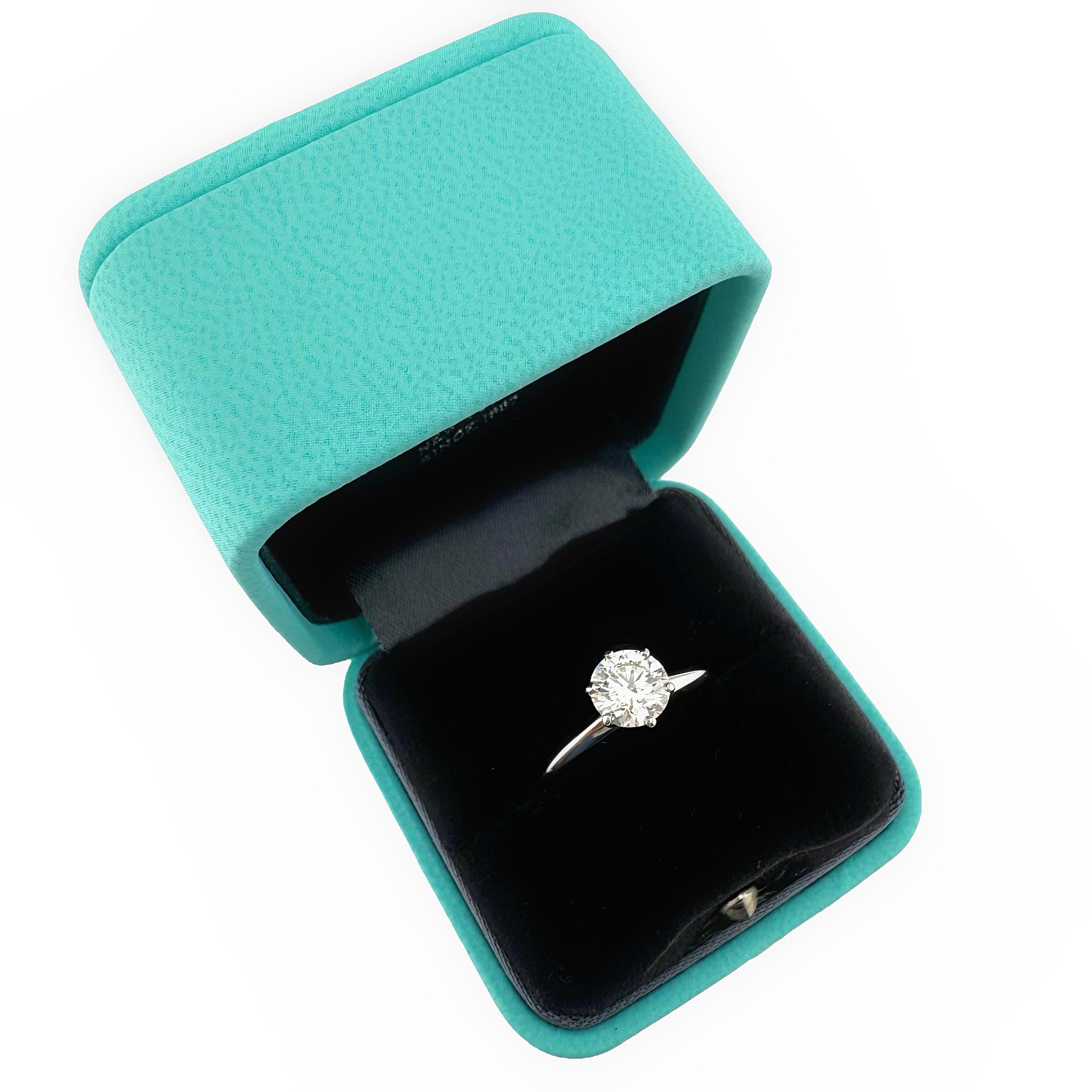 Tiffany & Co, bague de fiançailles solitaire en platine avec diamant rond 1,18 carat H VS1 3