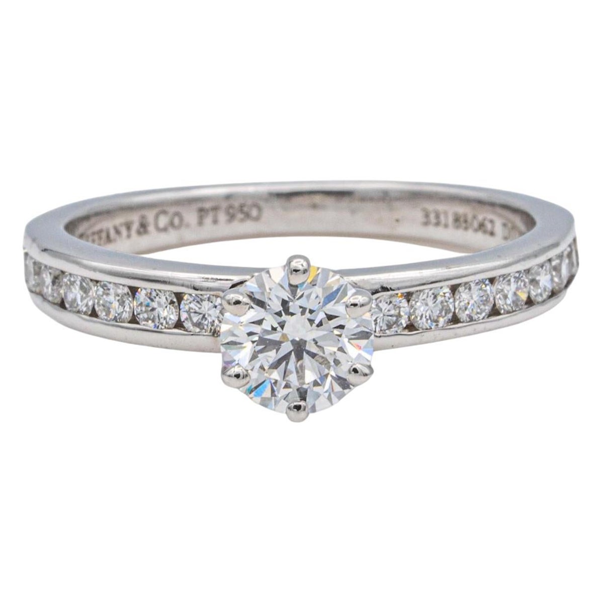 Tiffany & Co. Bague de fiançailles en platine avec diamant rond Bande de diamant .73cts tw FVS2 en vente
