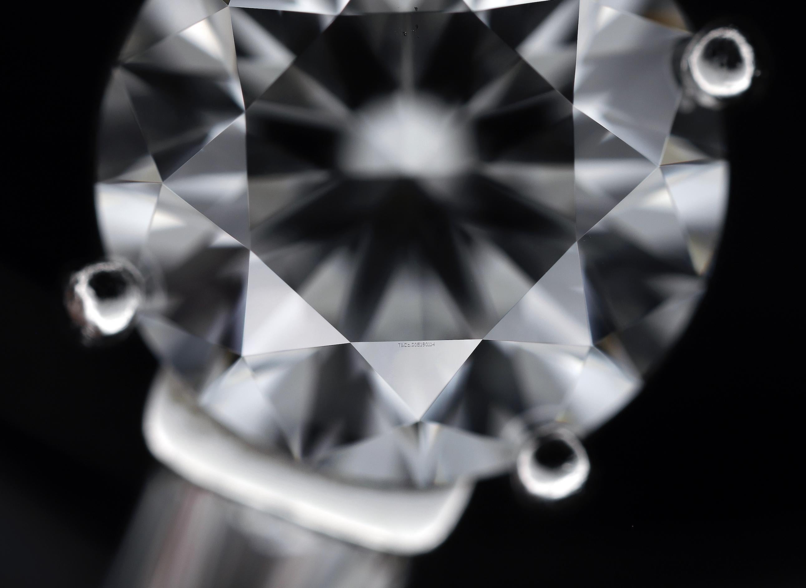 Tiffany & Co. Platinum Round Diamond Engagement Ring w/ Baguettes 1.26Ct IVS1 5