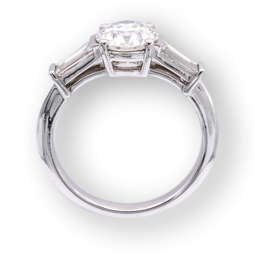 Tiffany & Co. Platinum Round Diamond Engagement Ring w/ Baguettes 1.26Ct IVS1 In Excellent Condition In New York, NY