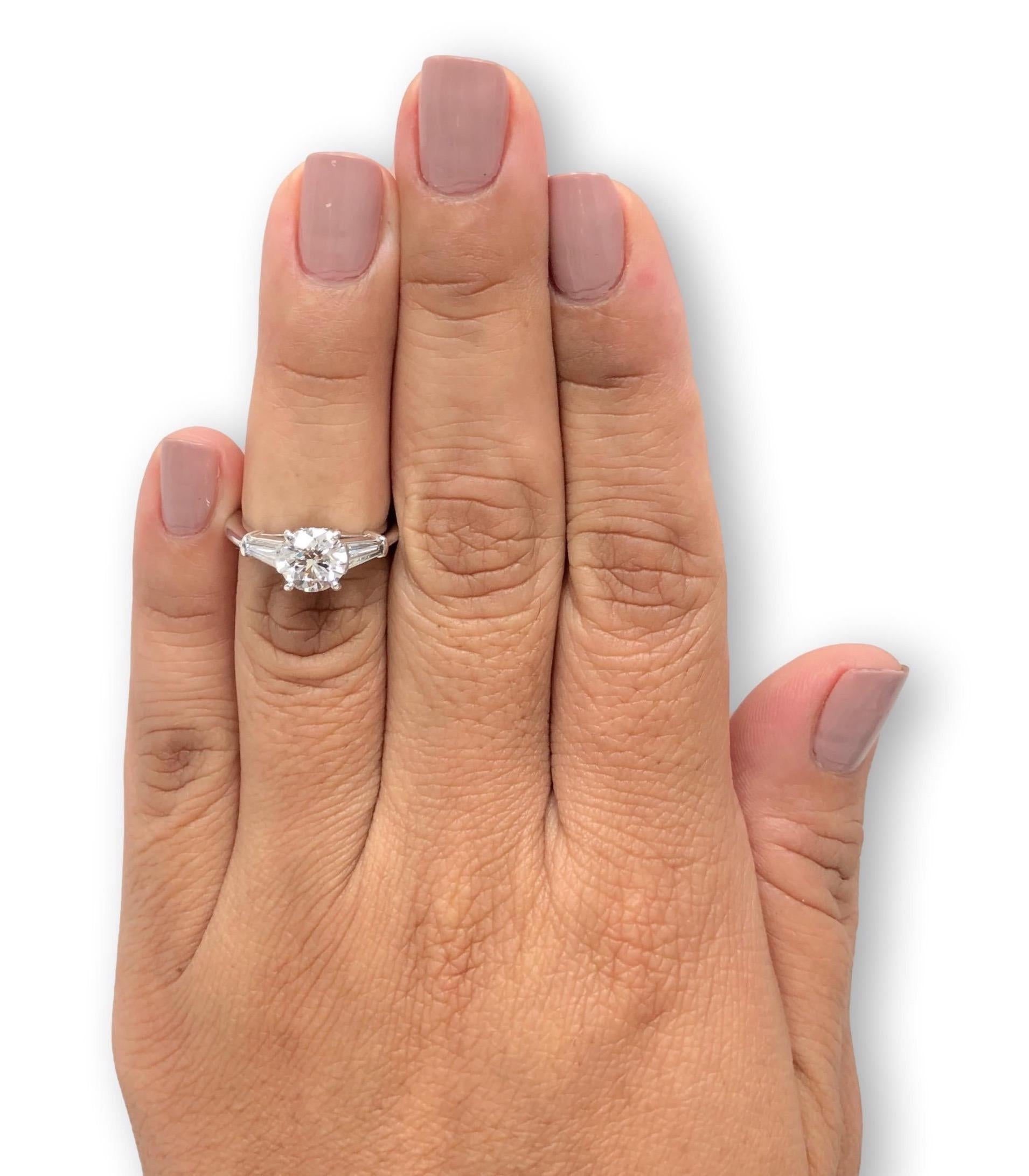 Women's Tiffany & Co. Platinum Round Diamond Engagement Ring w/ Baguettes 1.26Ct IVS1