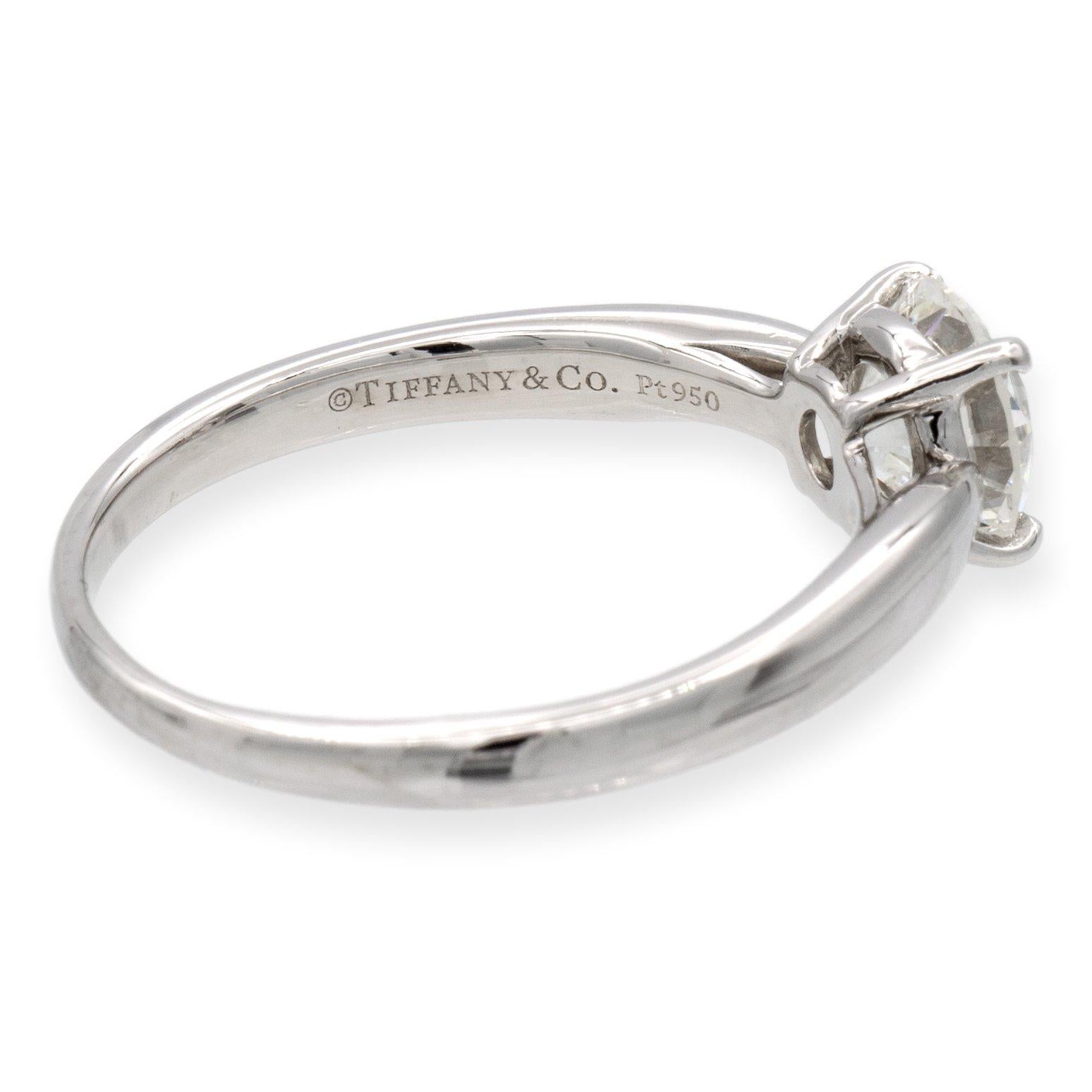 Moderno Tiffany & Co. Anello di fidanzamento in platino con diamante rotondo Harmony 1,15ct. IVS2