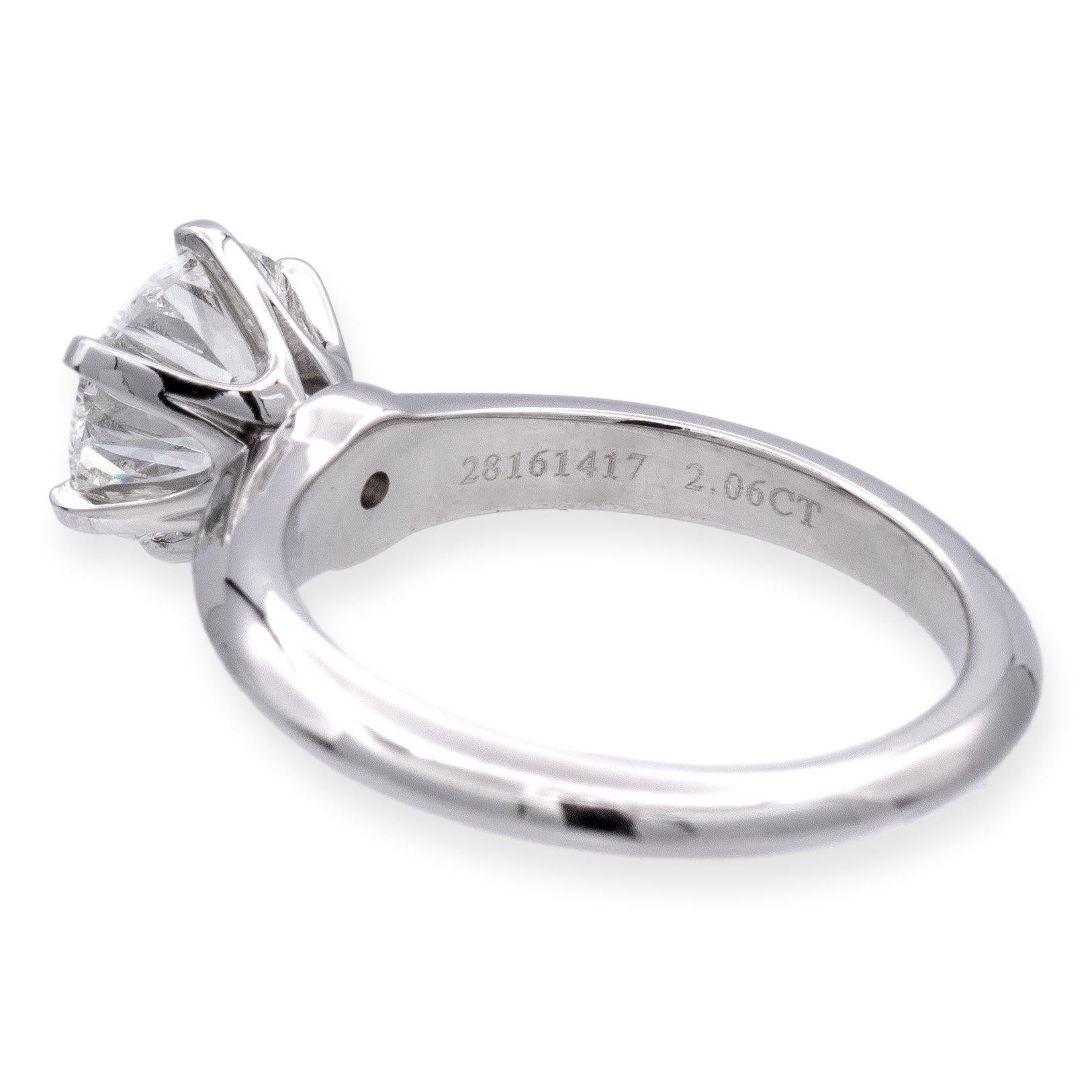 Tiffany & Co. Platinum Round Diamond Solitaire Engagement Ring Round 2.06ct IVS1 In Excellent Condition In New York, NY