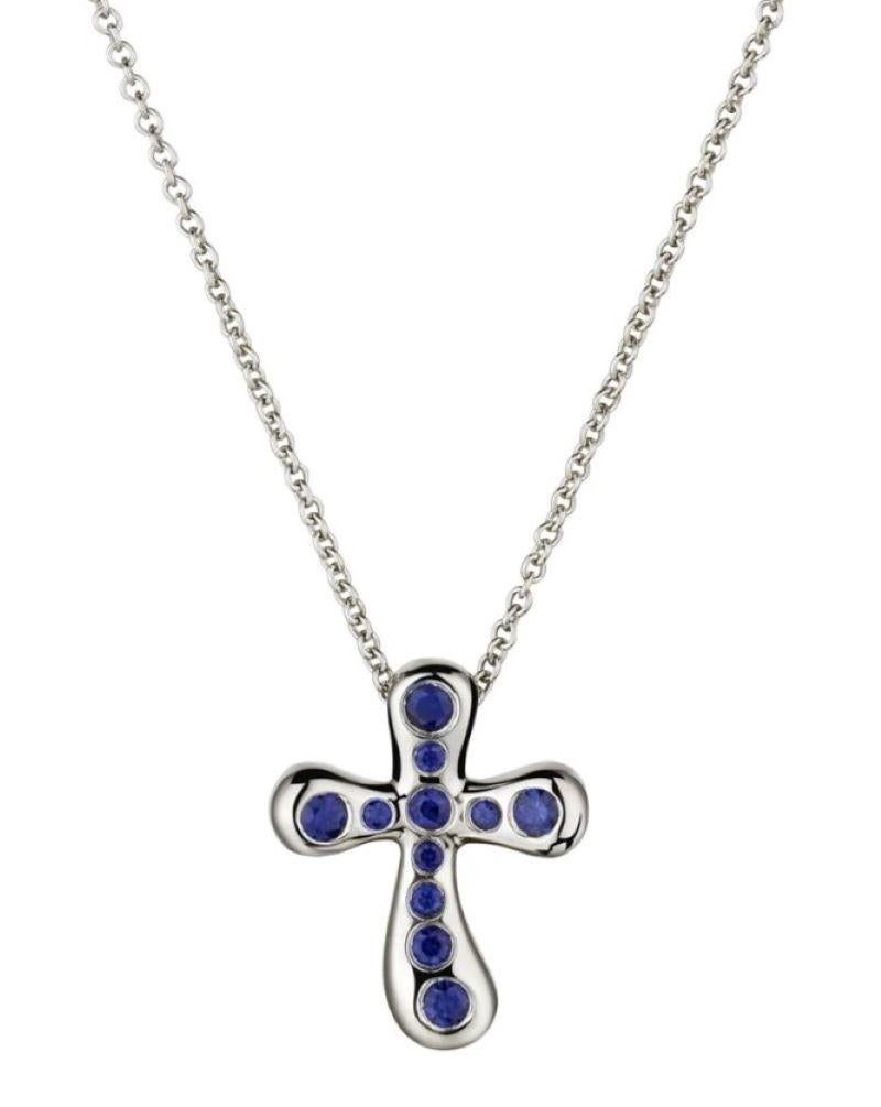 Taille ronde Tiffany & Co. Collier pendentif croix Elsa Peretti en platine et saphir en vente