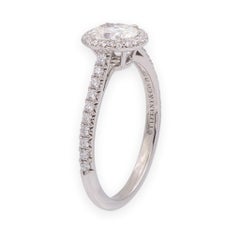 Tiffany & Co Soleste de platino 0.50 qt. Anillo de compromiso con diamante oval central G VS1
