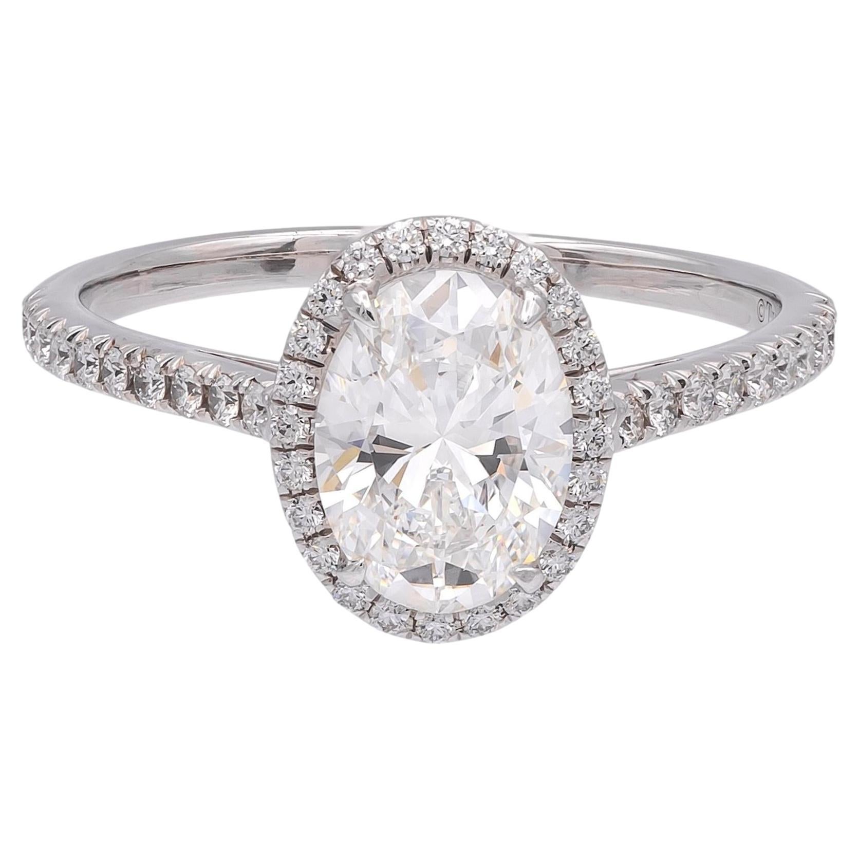 Tiffany 
Co Soleste de platino 1,38 qt. Anillo de compromiso de diamante ovalado central F VS2 en venta