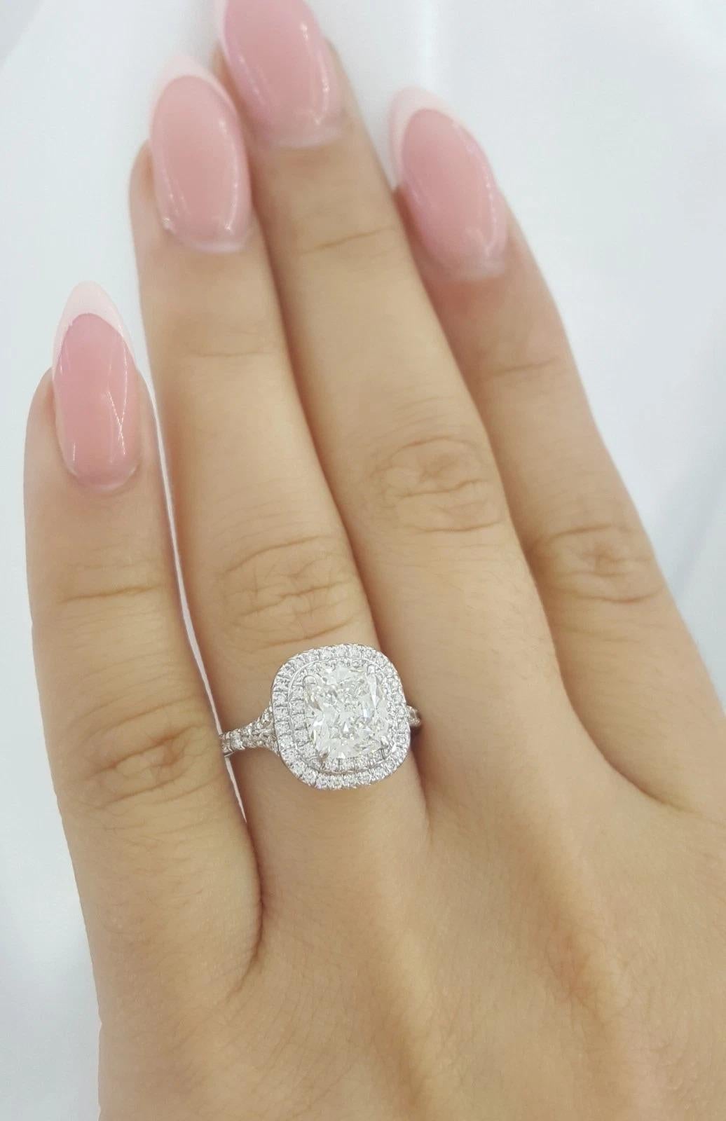 Tiffany & Co. Platin Soleste 2,22 Karat Diamantring im Kissenschliff im Angebot 2