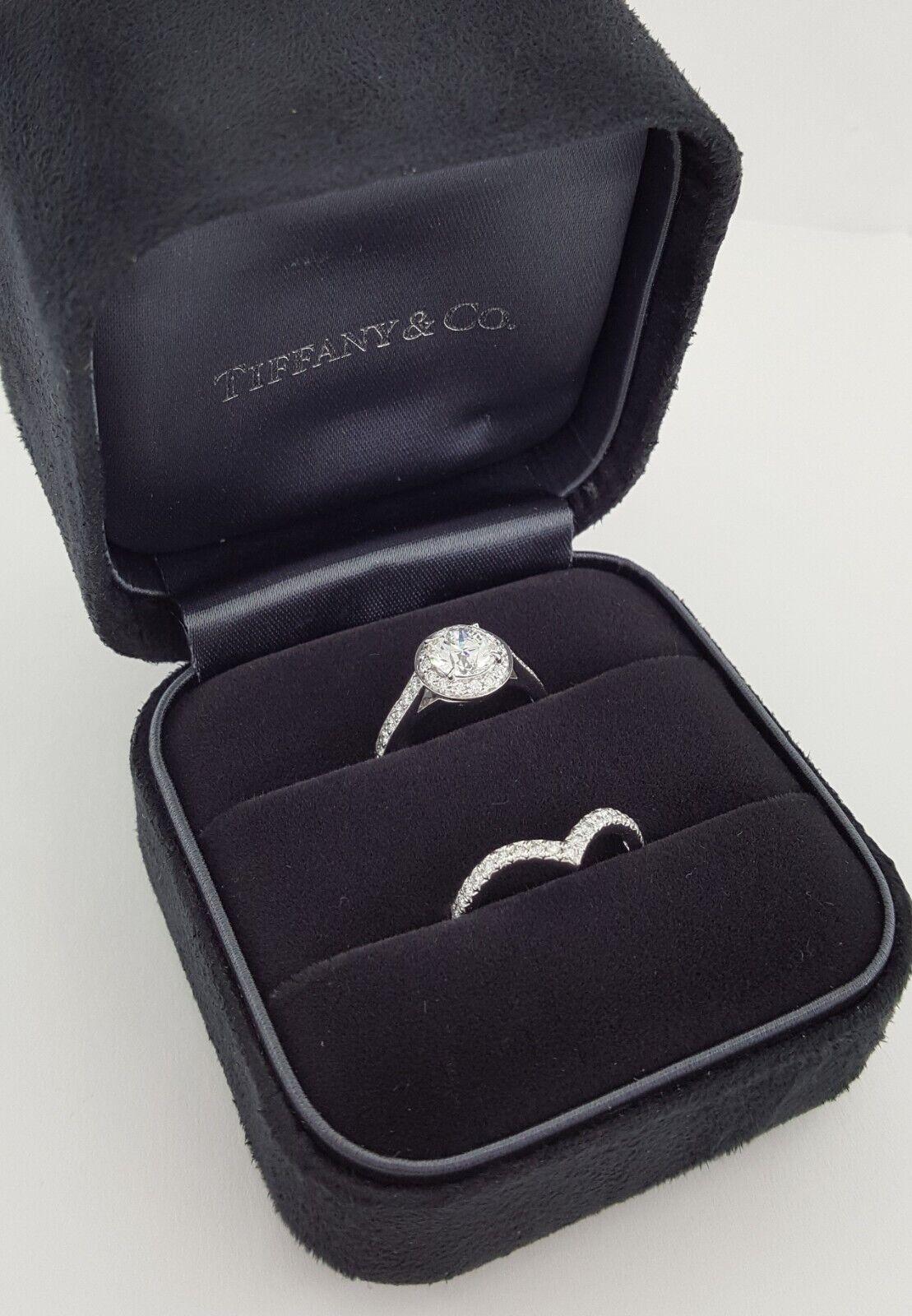 Tiffany & Co. Platinum Soleste Diamond Halo Engagement Ring and Wedding Band In New Condition For Sale In Rome, IT