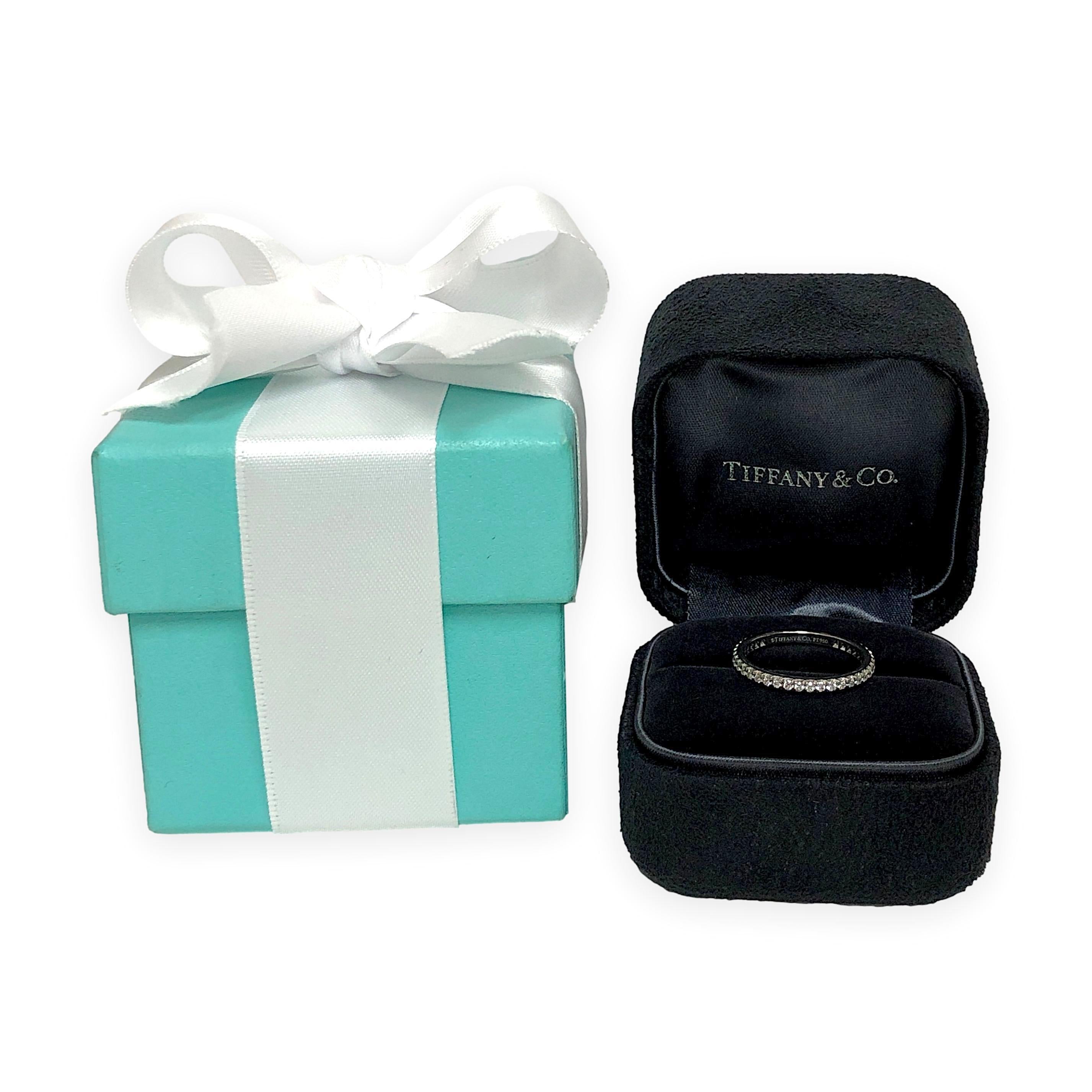 Tiffany & Co. Anillo de platino Soleste Full Circle Eternity Diamond Talla 5.5 en venta 6