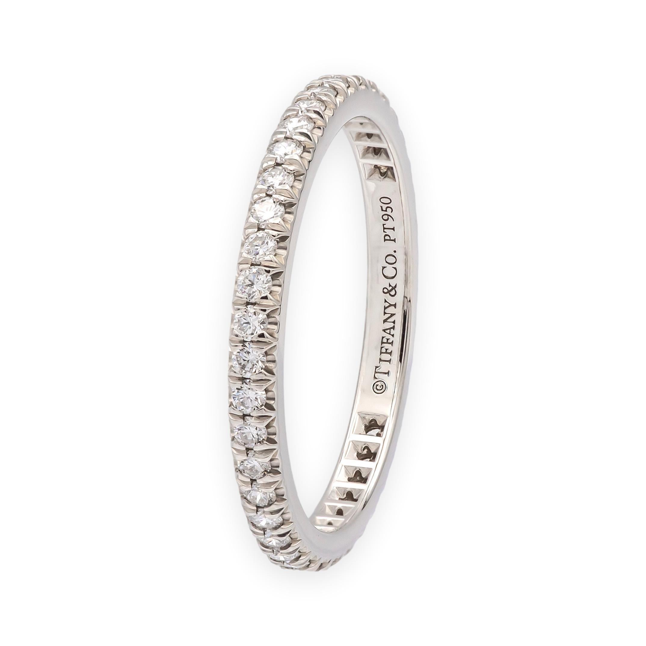 Tiffany & Co. Anillo de platino Soleste Full Circle Eternity Diamond Talla 5.5 en venta 1
