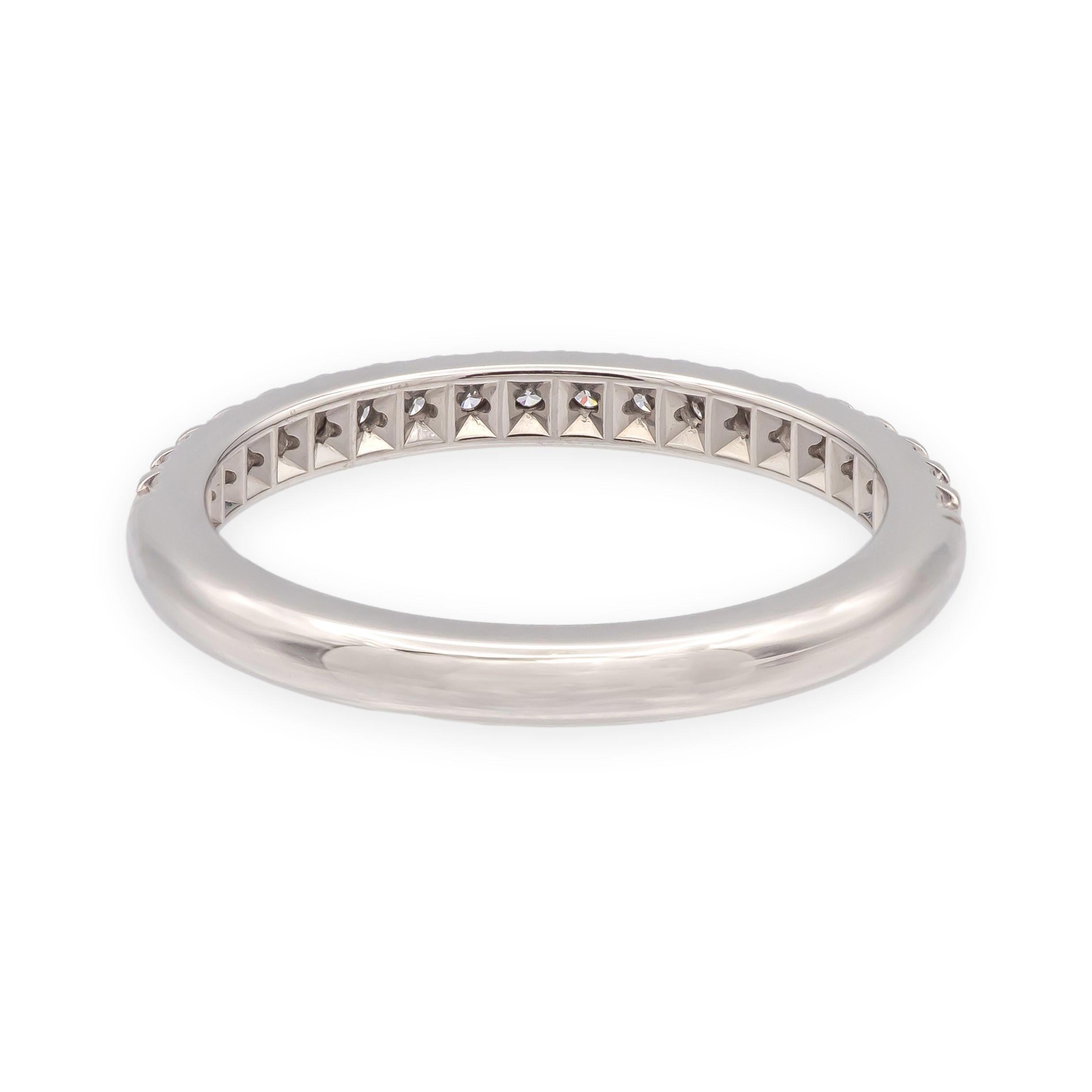 Tiffany & Co. Anillo de Platino Soleste Medio Círculo Diamante Redondo c/Recpt Contemporáneo en venta