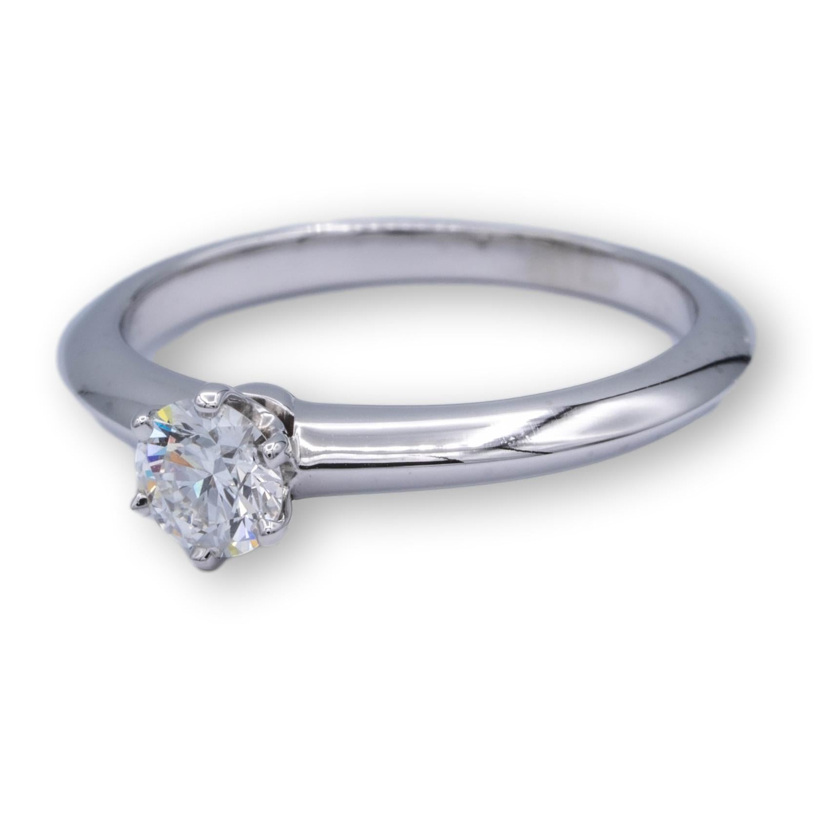 Tiffany & Co. Platinum Solitaire Diamond Engagement Ring with Round 0.30 FVS1 In Excellent Condition In New York, NY