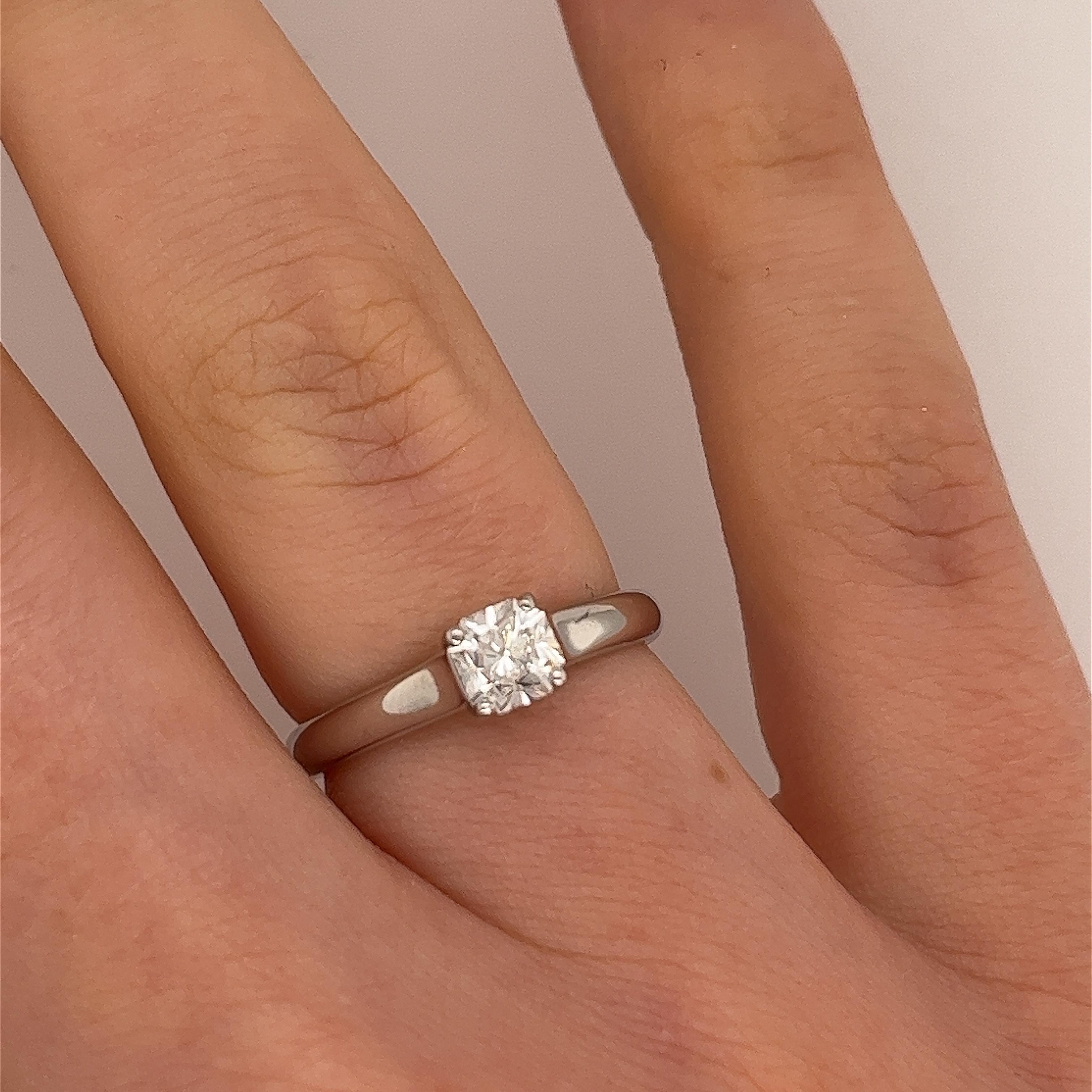Tiffany & Co. Platinum Solitaire Engagement Ring, Set with 0.52ct E/VVS2 Diamond For Sale 1