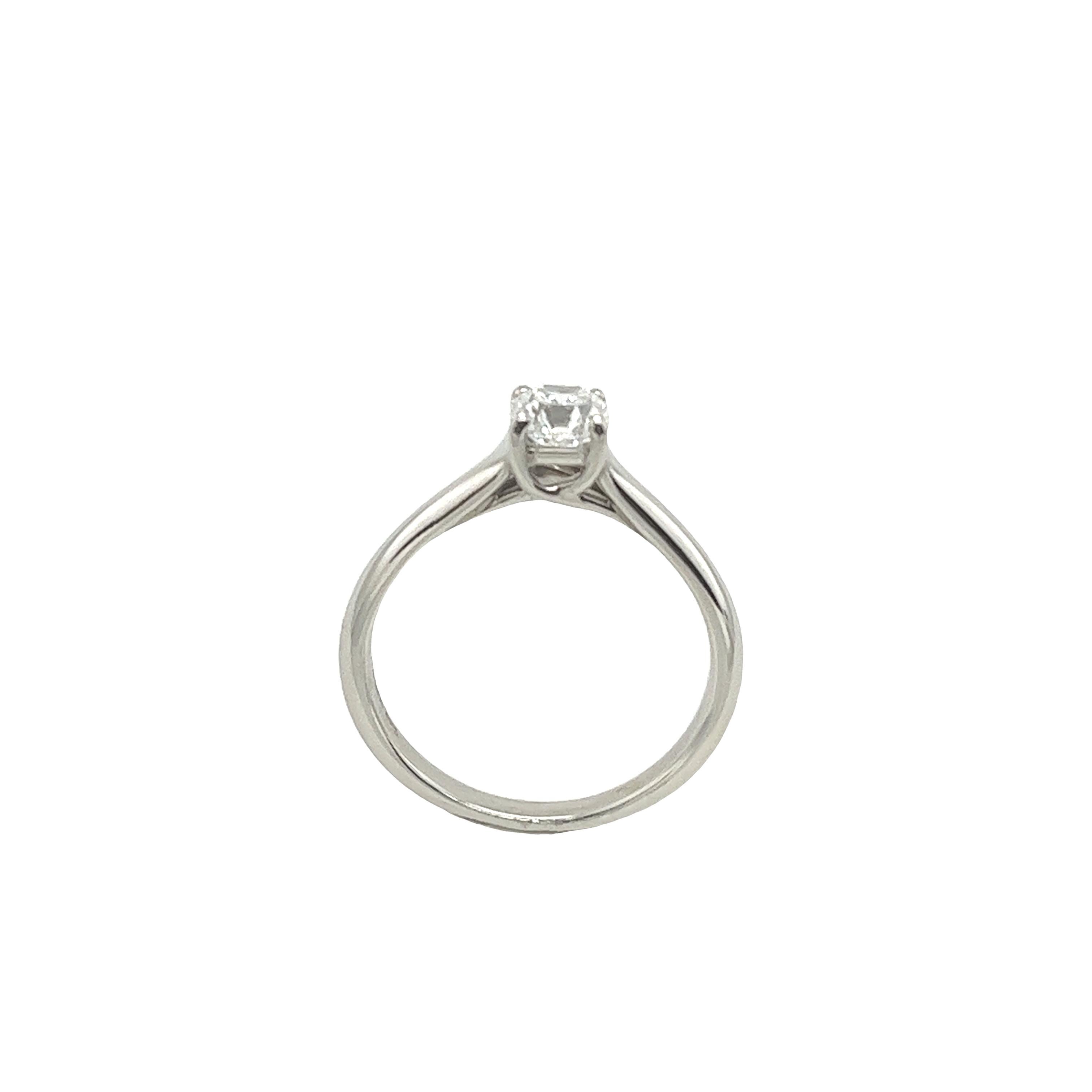 Tiffany & Co. Platinum Solitaire Engagement Ring, Set with 0.52ct E/VVS2 Diamond For Sale 2