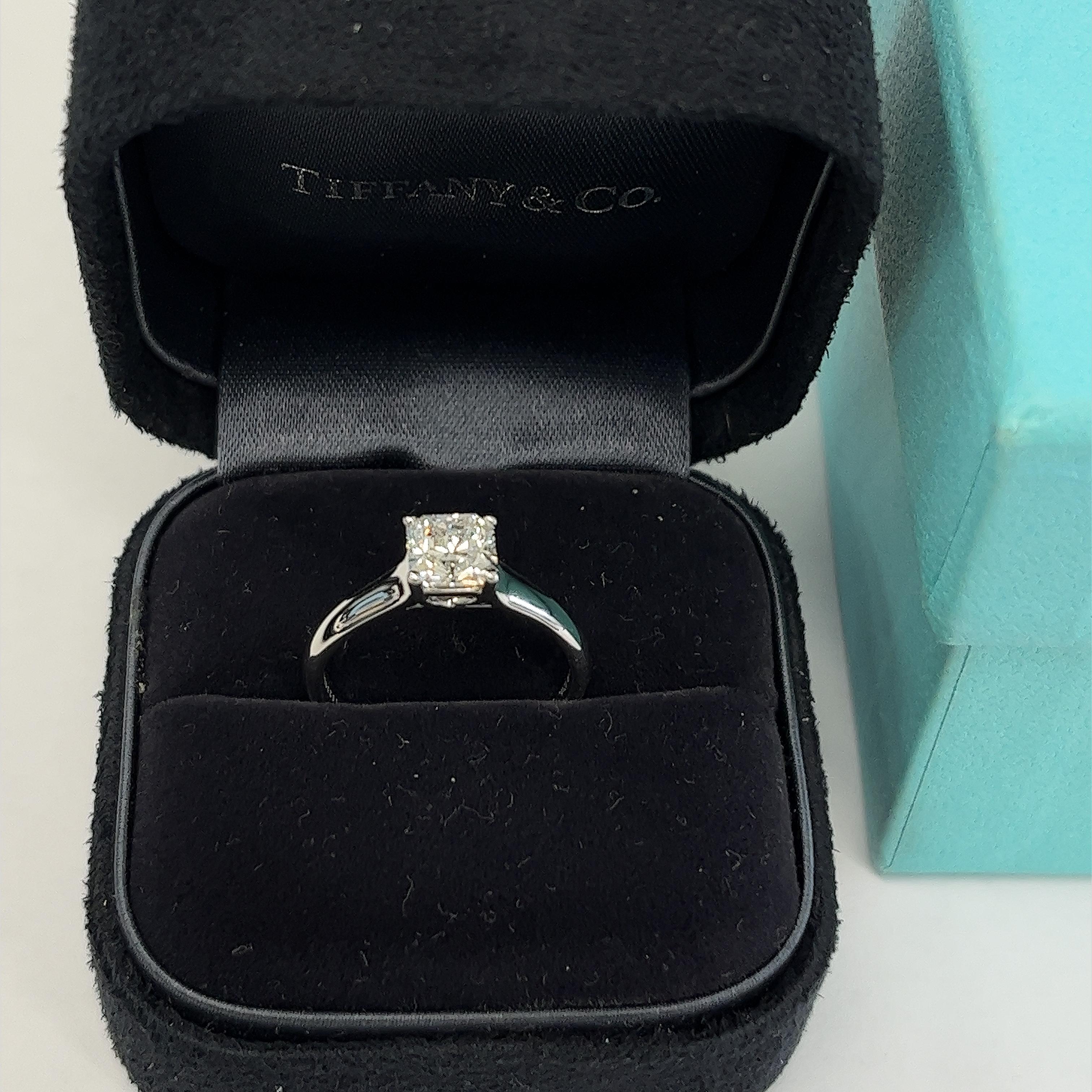 Tiffany & Co. Platinum Solitaire ring Set with 1 Lucida cut cornered Square Diam For Sale 5